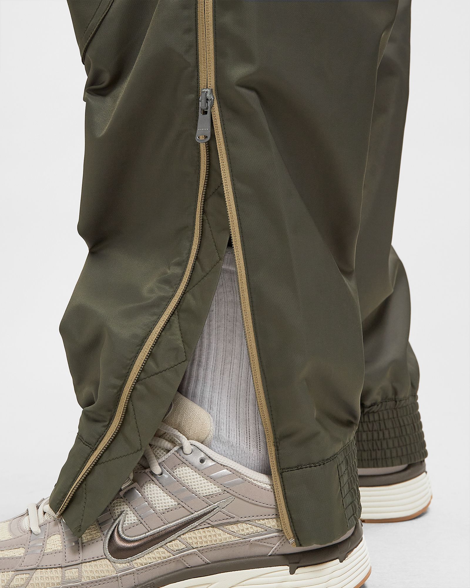 LATITUDE SOAR SHELL PANT