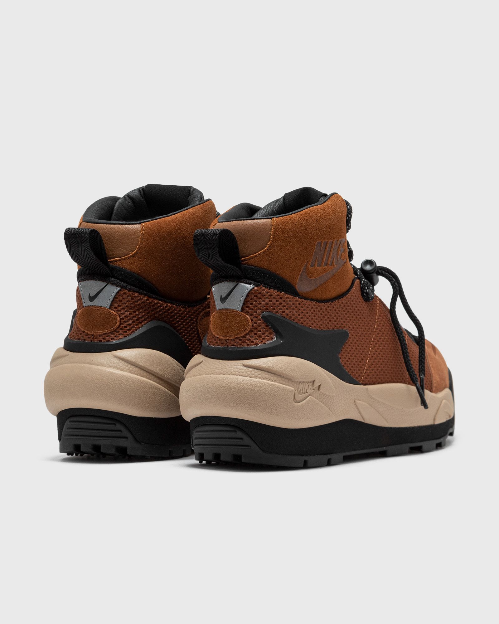 Magmascape x sacai "Pecan"