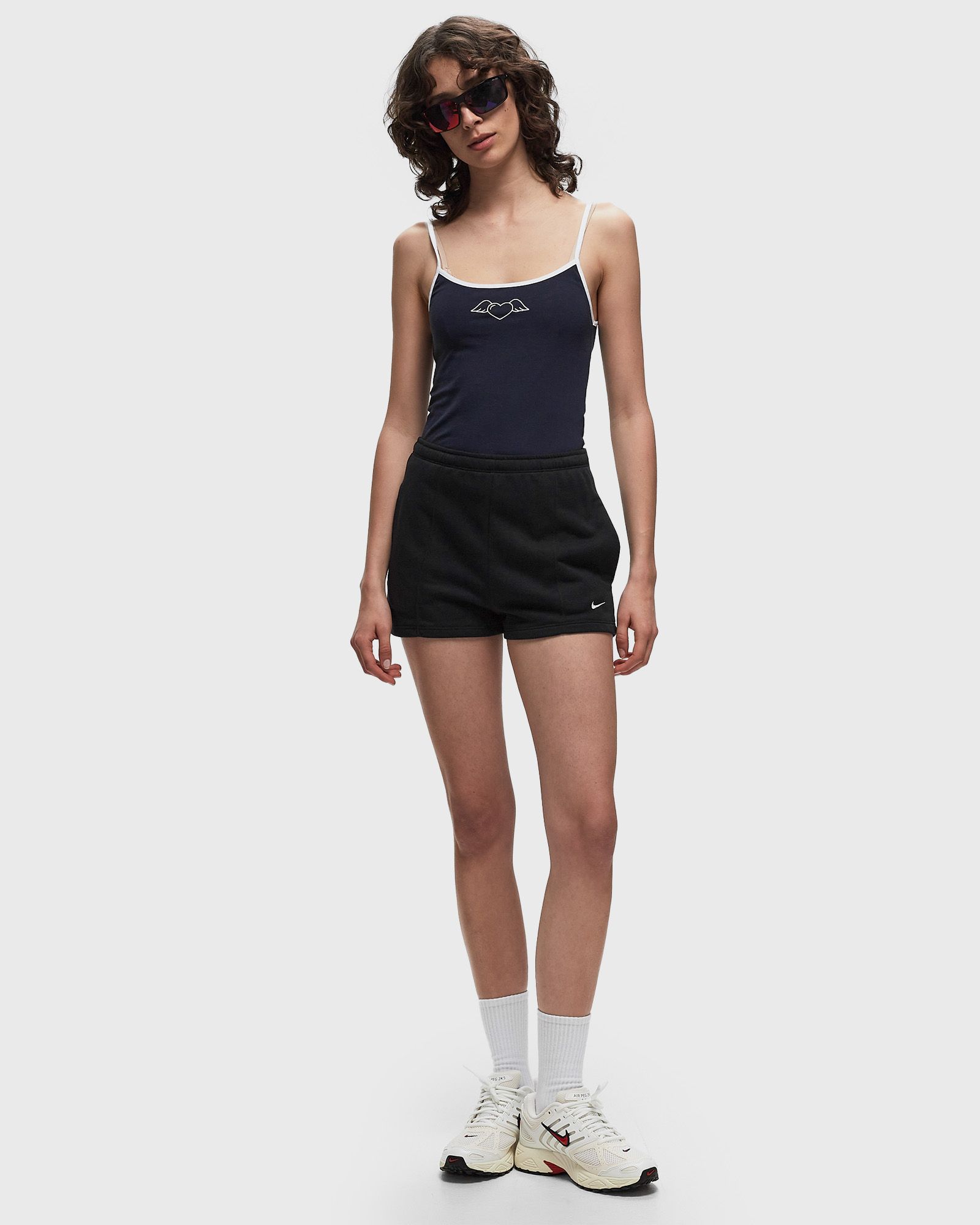 WMNS Chill Terry High-Waisted Slim 2  French Terry Shorts