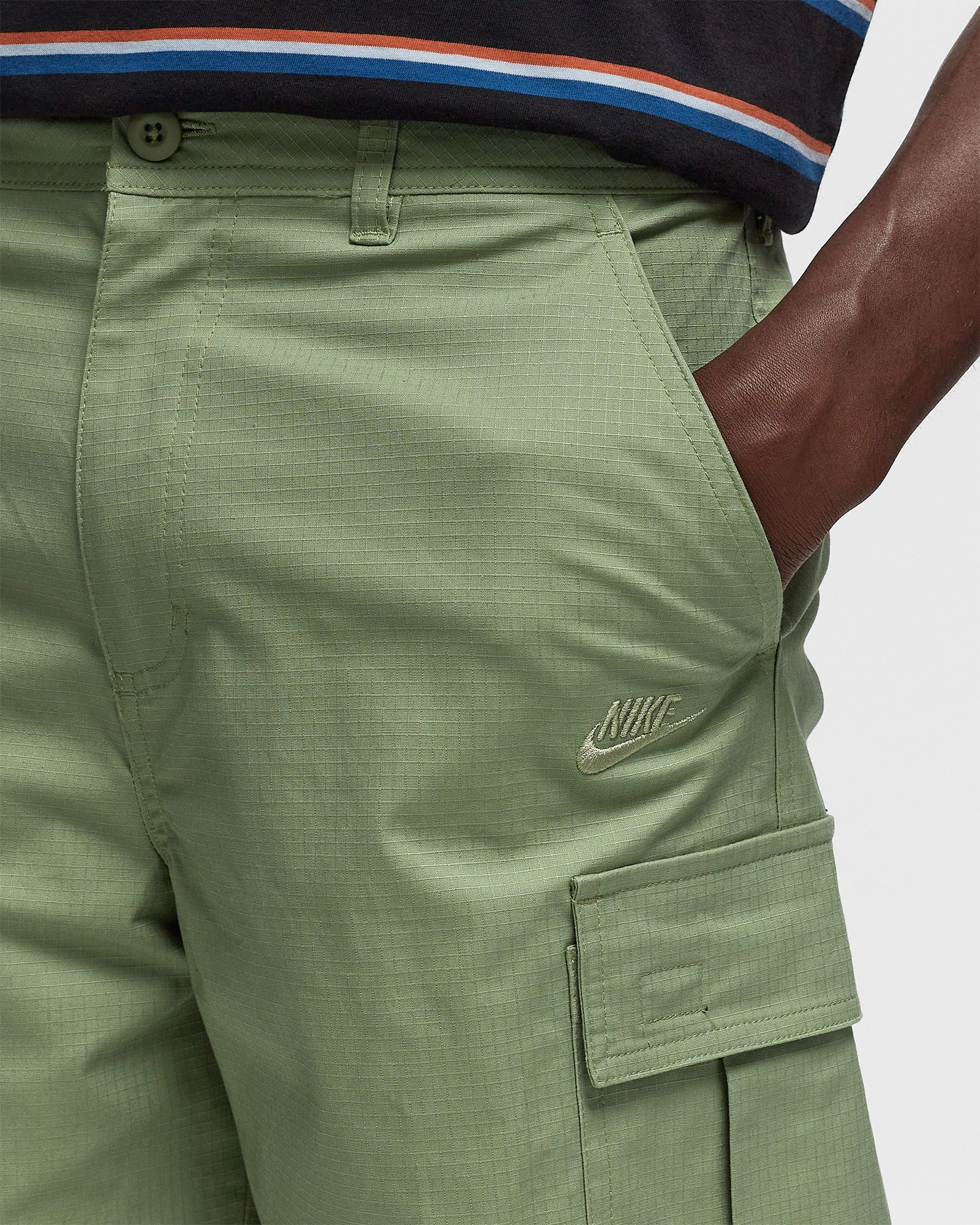 Club Woven Cargo Shorts