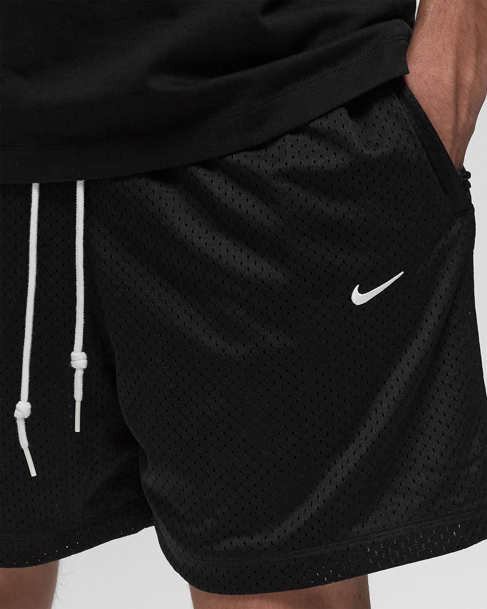 Solo Swoosh Mesh Shorts