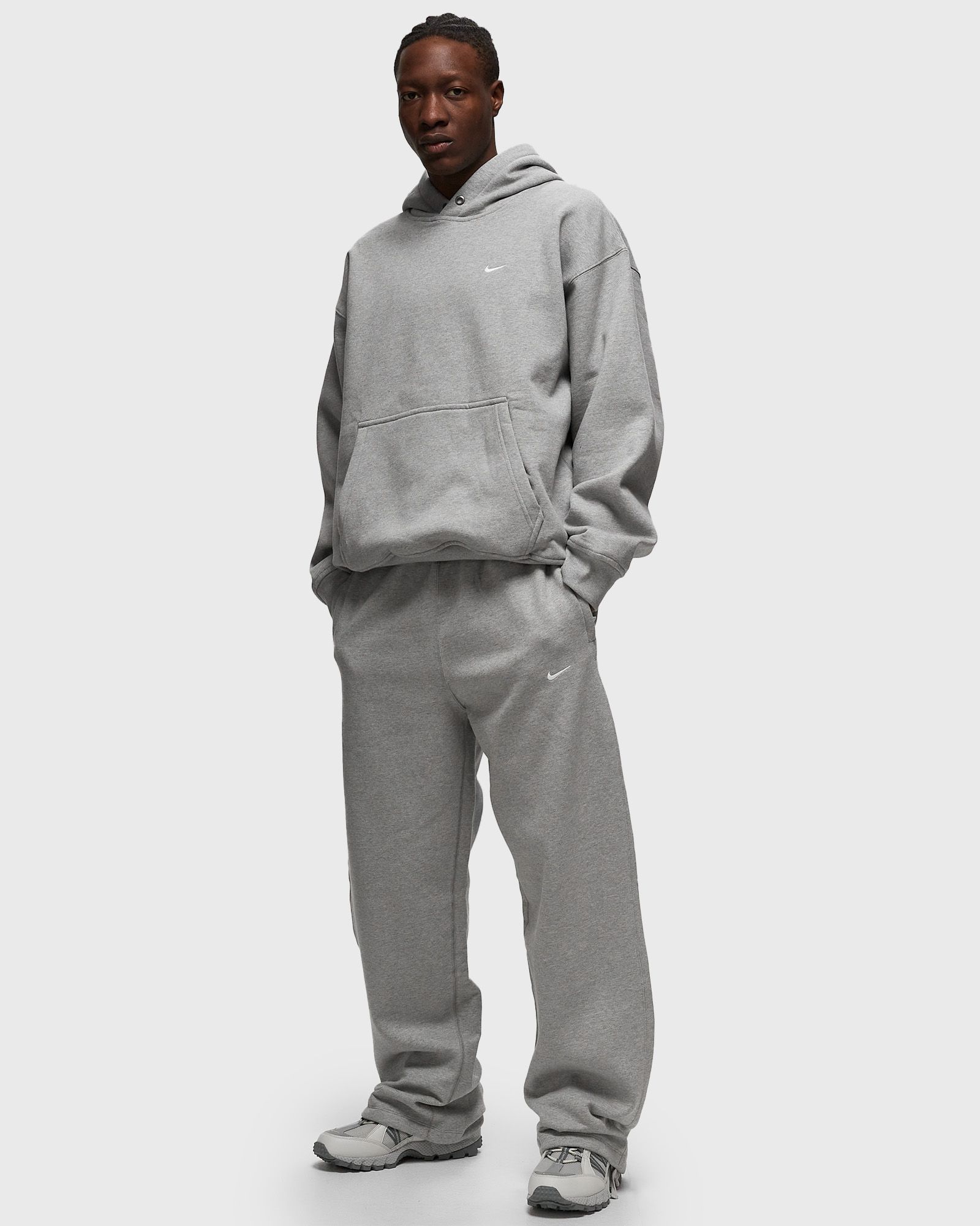 Solo Swoosh Open-Hem Brushed-Back Fleece Pants