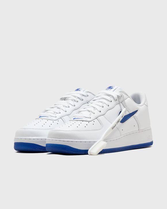 Air force 1 low blue best sale and white