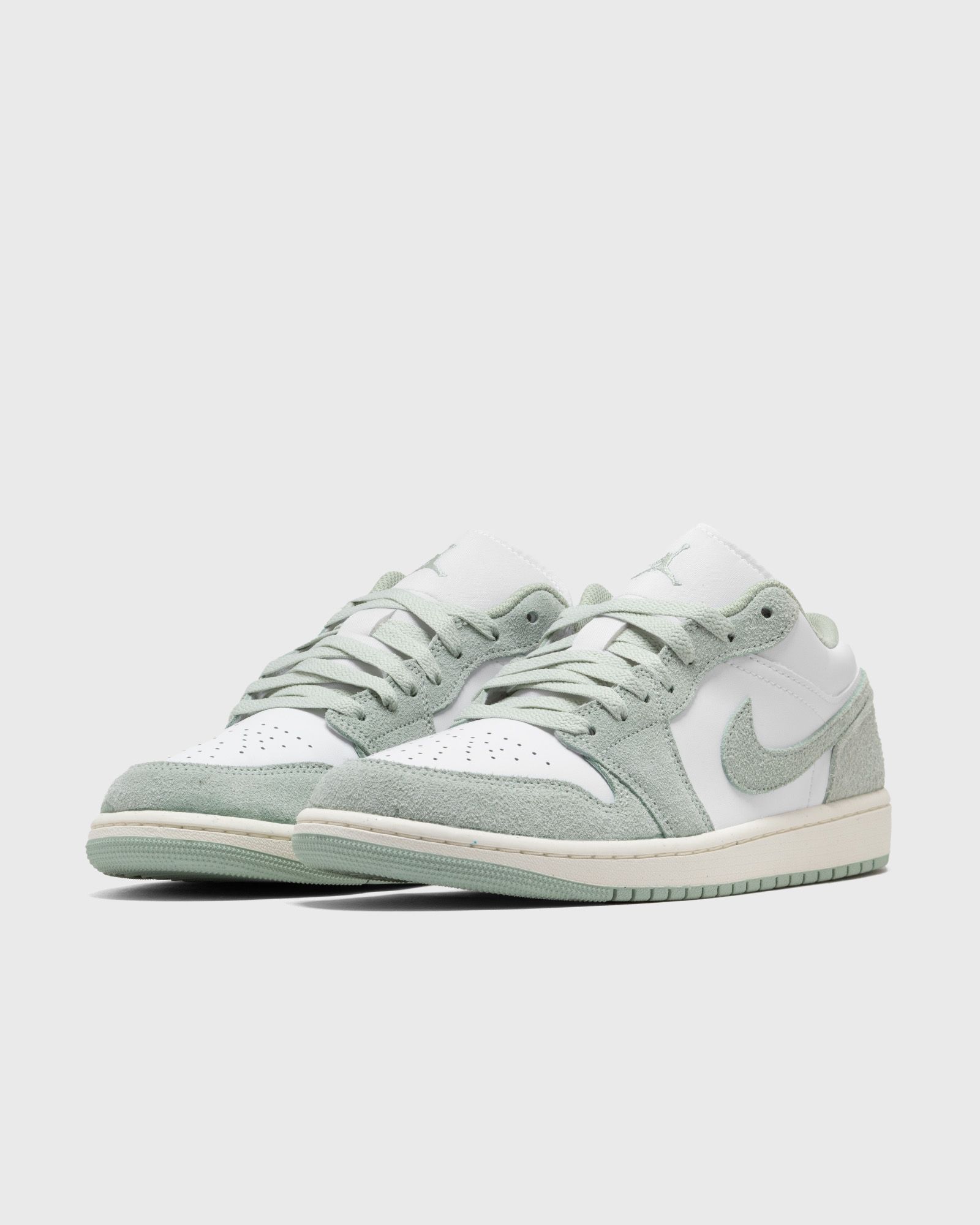 AIR JORDAN 1 LOW SE SEAFOAM
