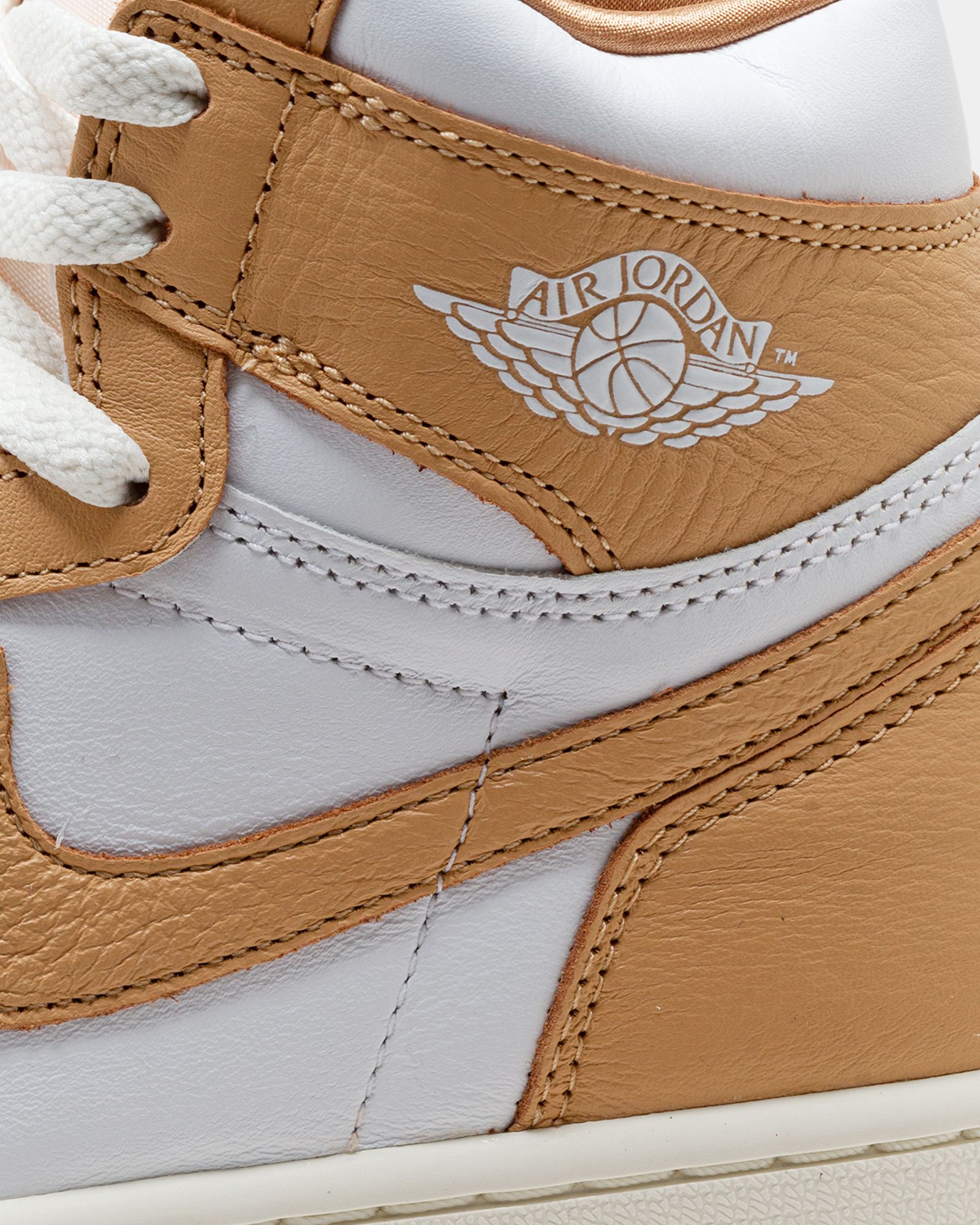 WMNS AIR JORDAN 1 RETRO HI OG 'Praline'