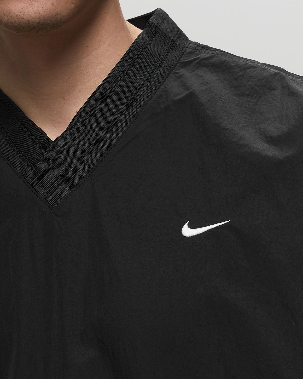 国内発送 Nike Solo Swoosh WIndshirt関税込 Nike Solo Swoosh Windshirt Black | BSTN Store