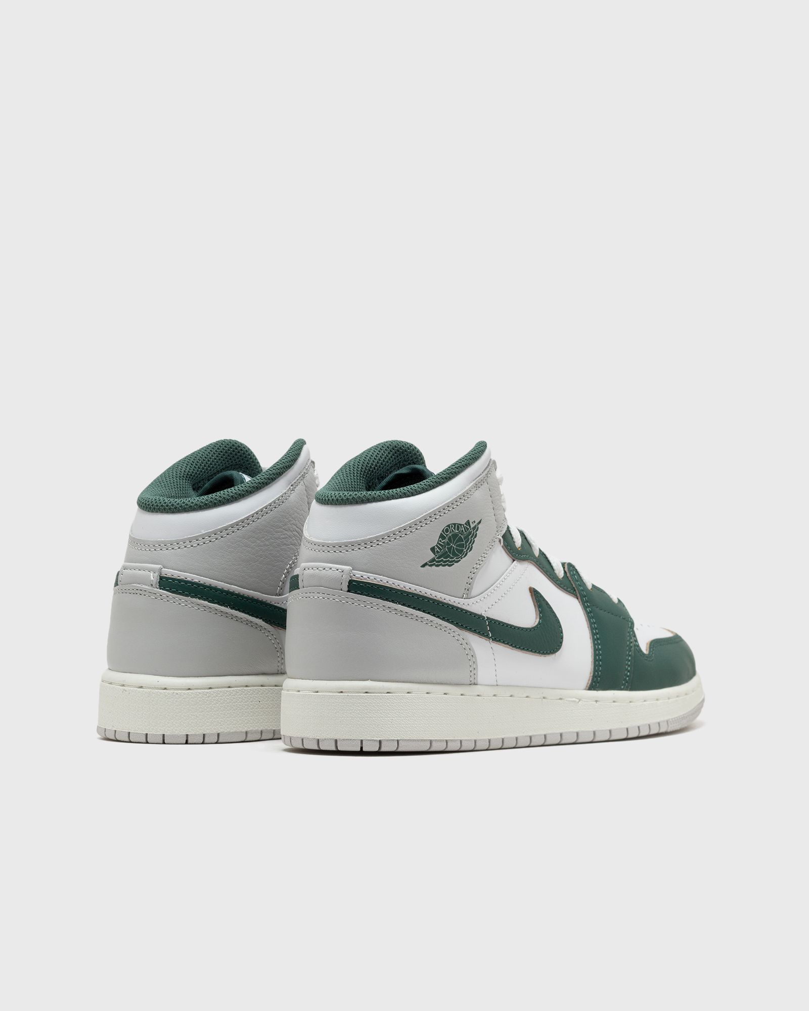 AIR JORDAN 1 MID SE (GS)