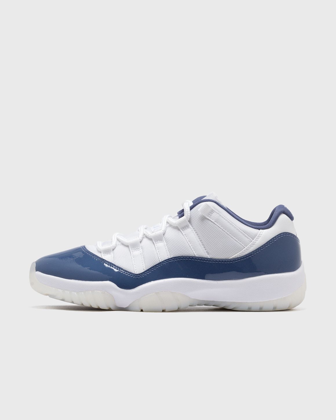 Jordan 11 retro bleu hotsell