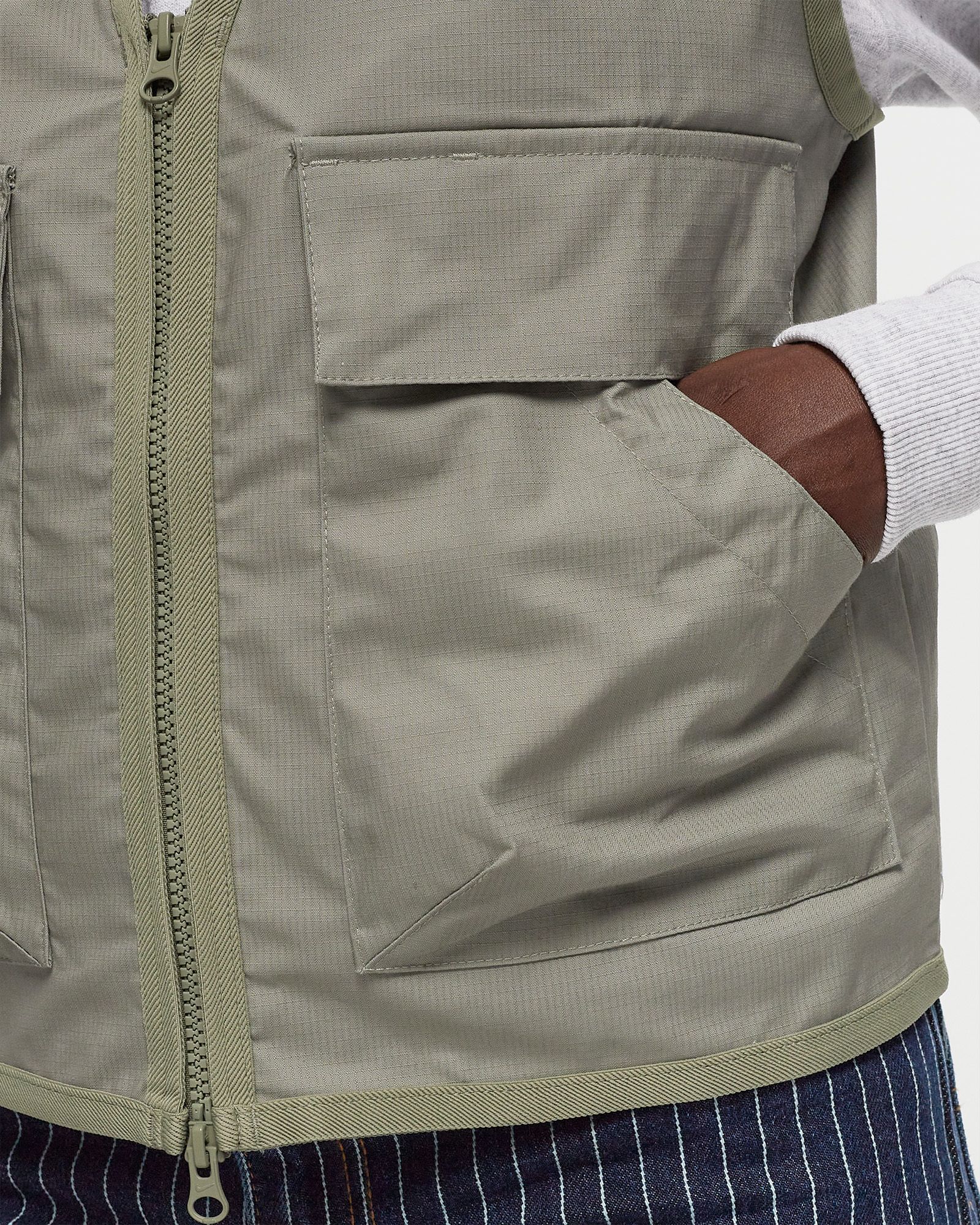 WMNS Essential Loose Woven Cargo Vest