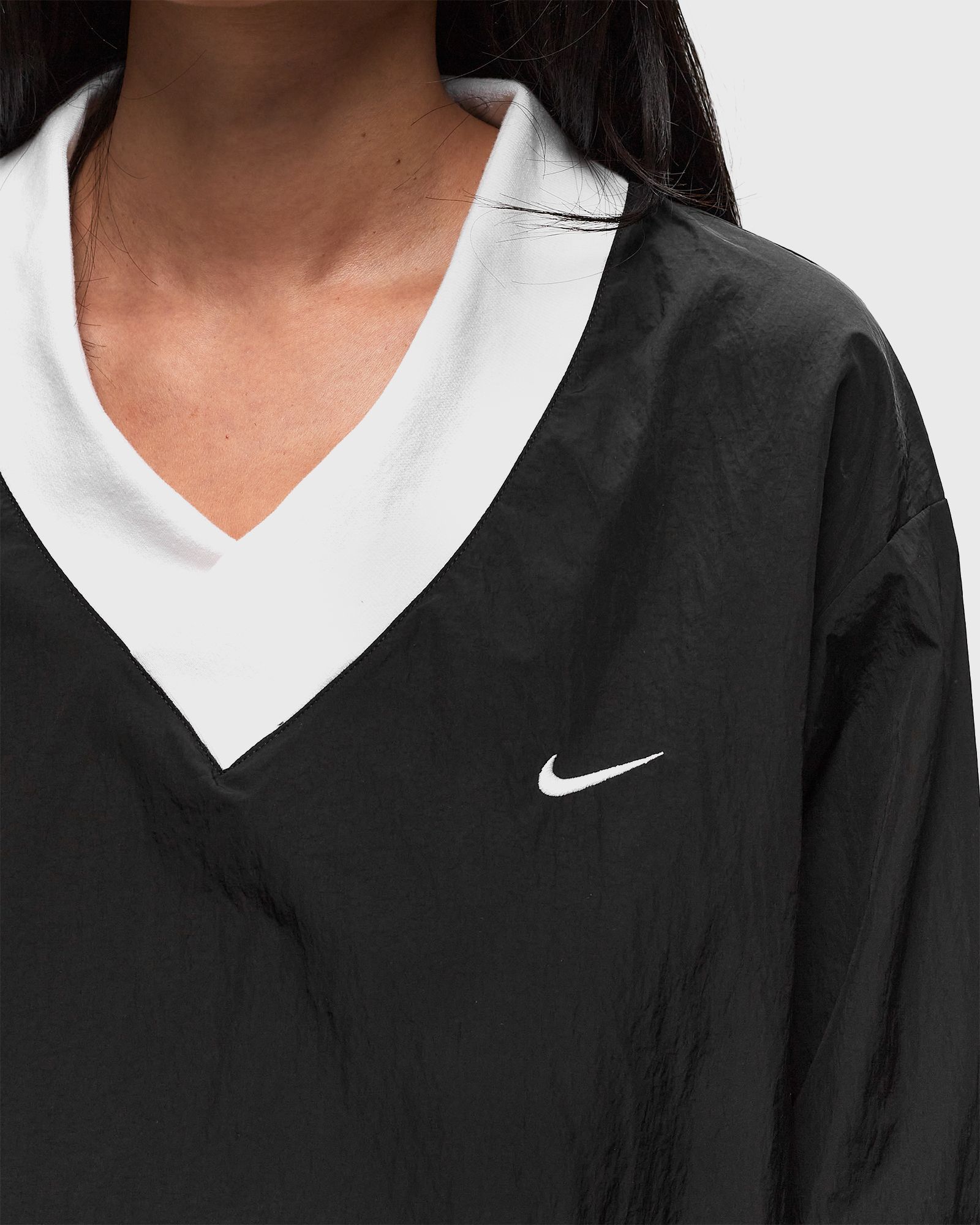 WMNS Essential Woven Woven UV Protection Long-Sleeve V-Neck Crew