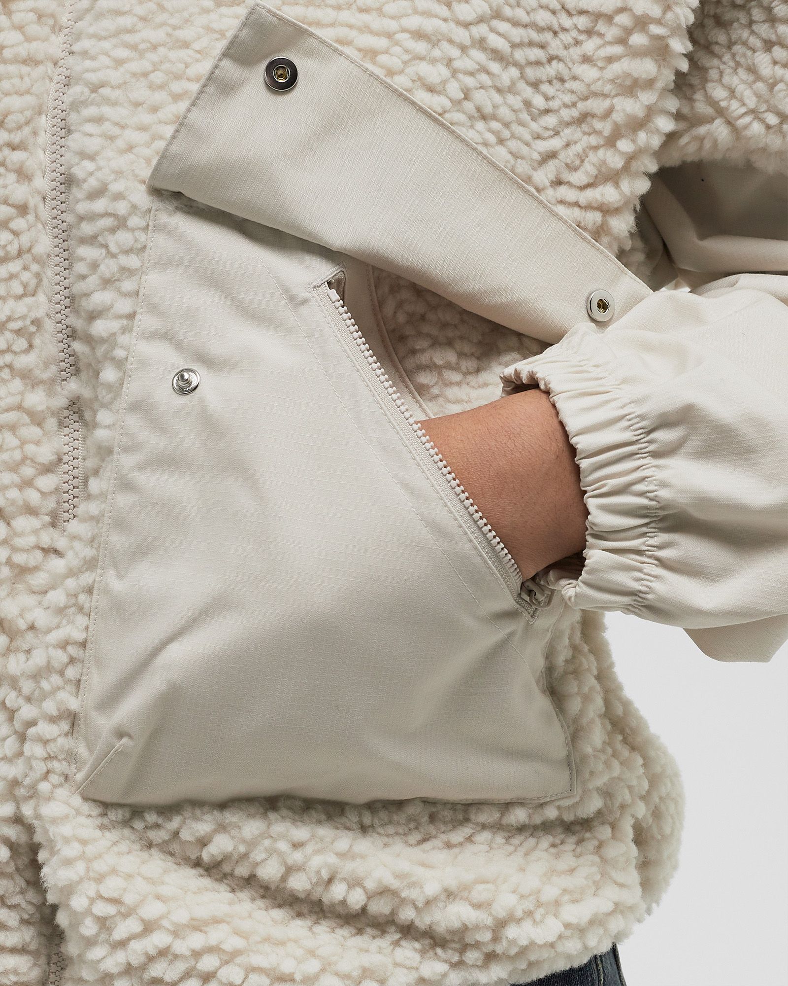 WMNS Essential Oversized Cozy Jacket