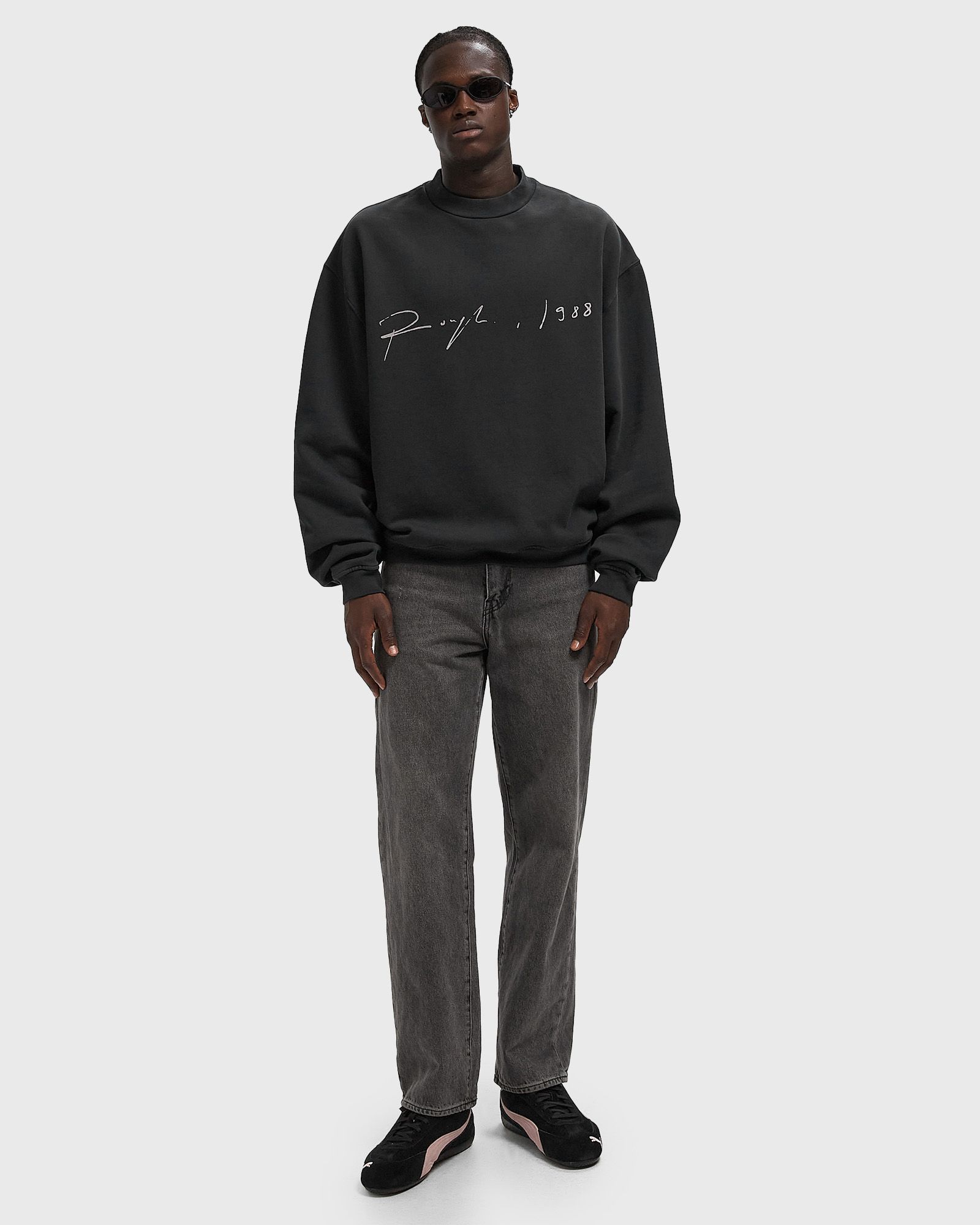 SIGNATURE SWEATSHIRT