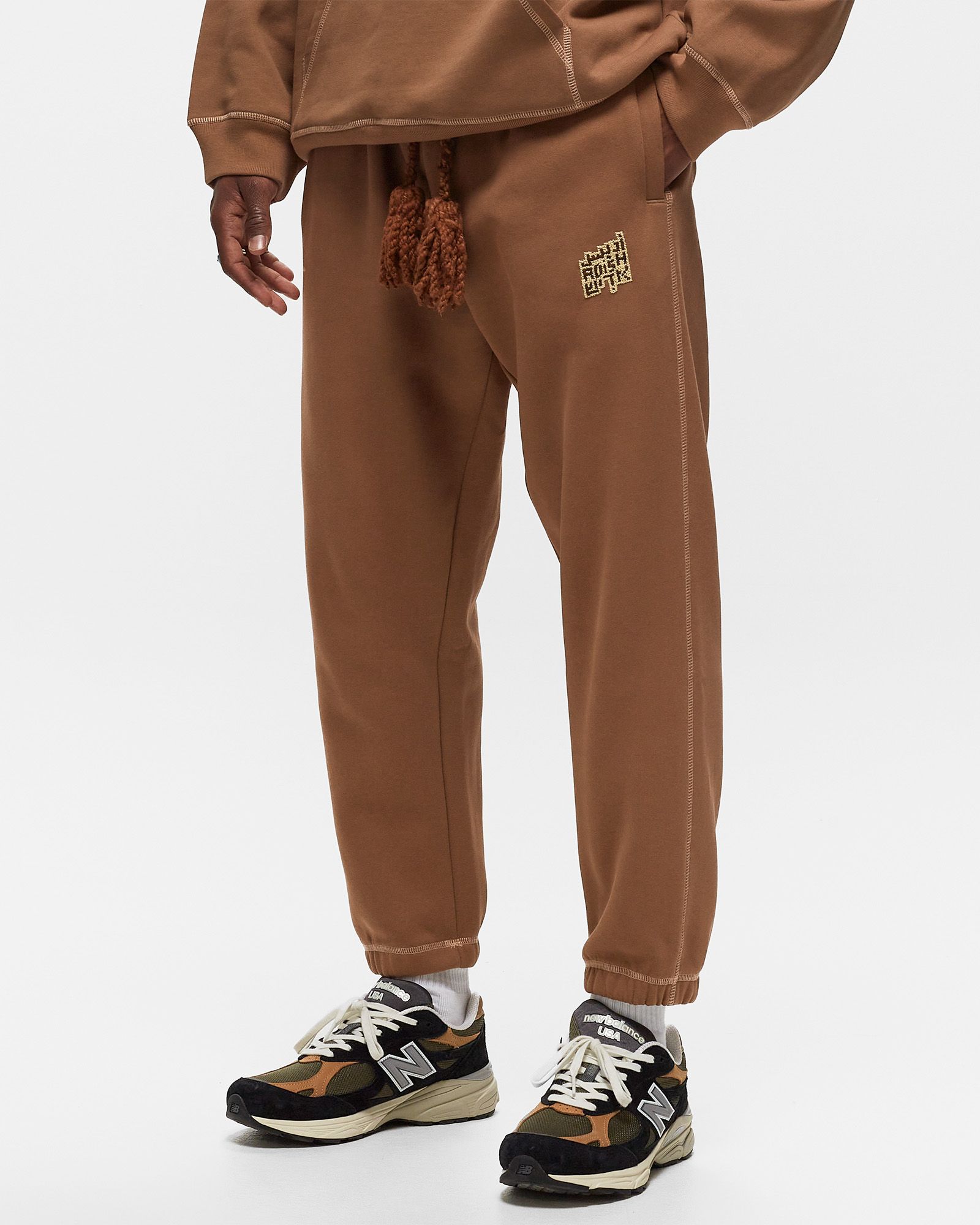 Tatreez Logo Contrast Stitched Lakiya Sweatpants
