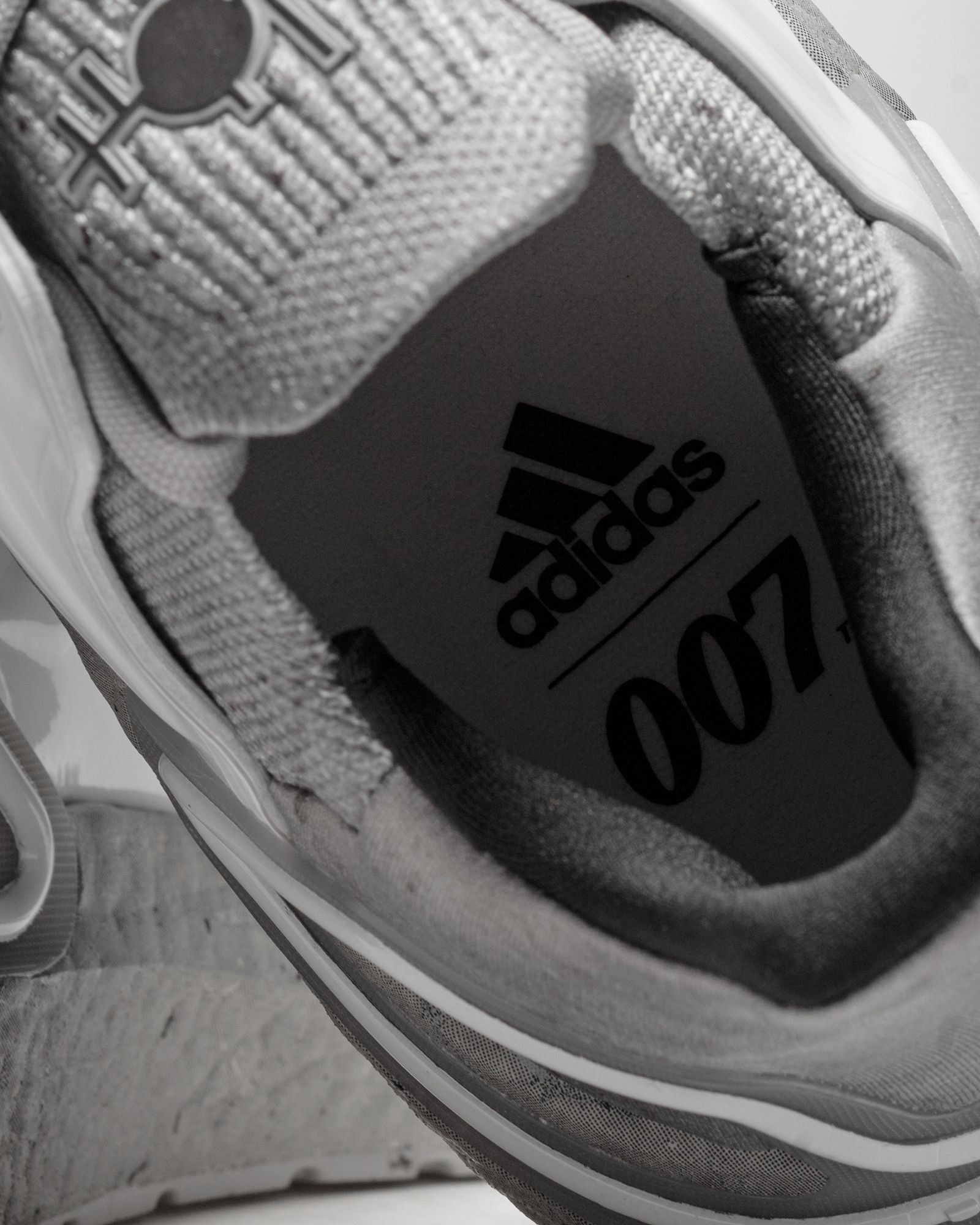 ADIDAS X JAMES BOND ULTRABOOST 20