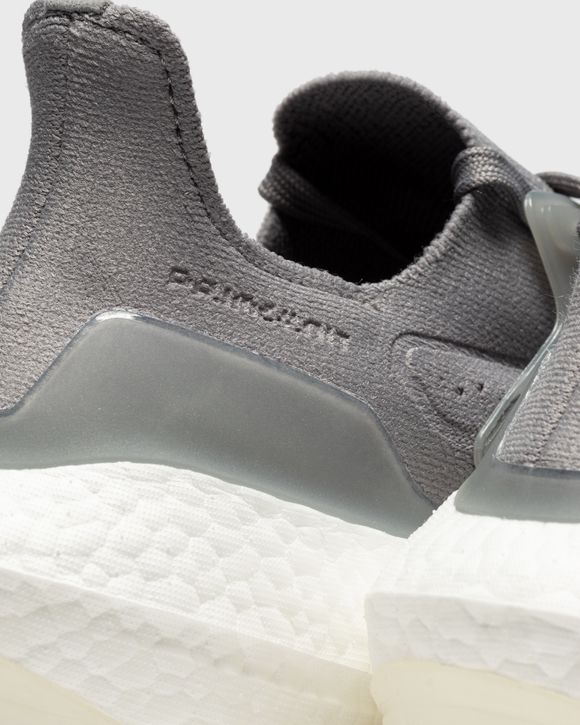 ULTRABOOST 21