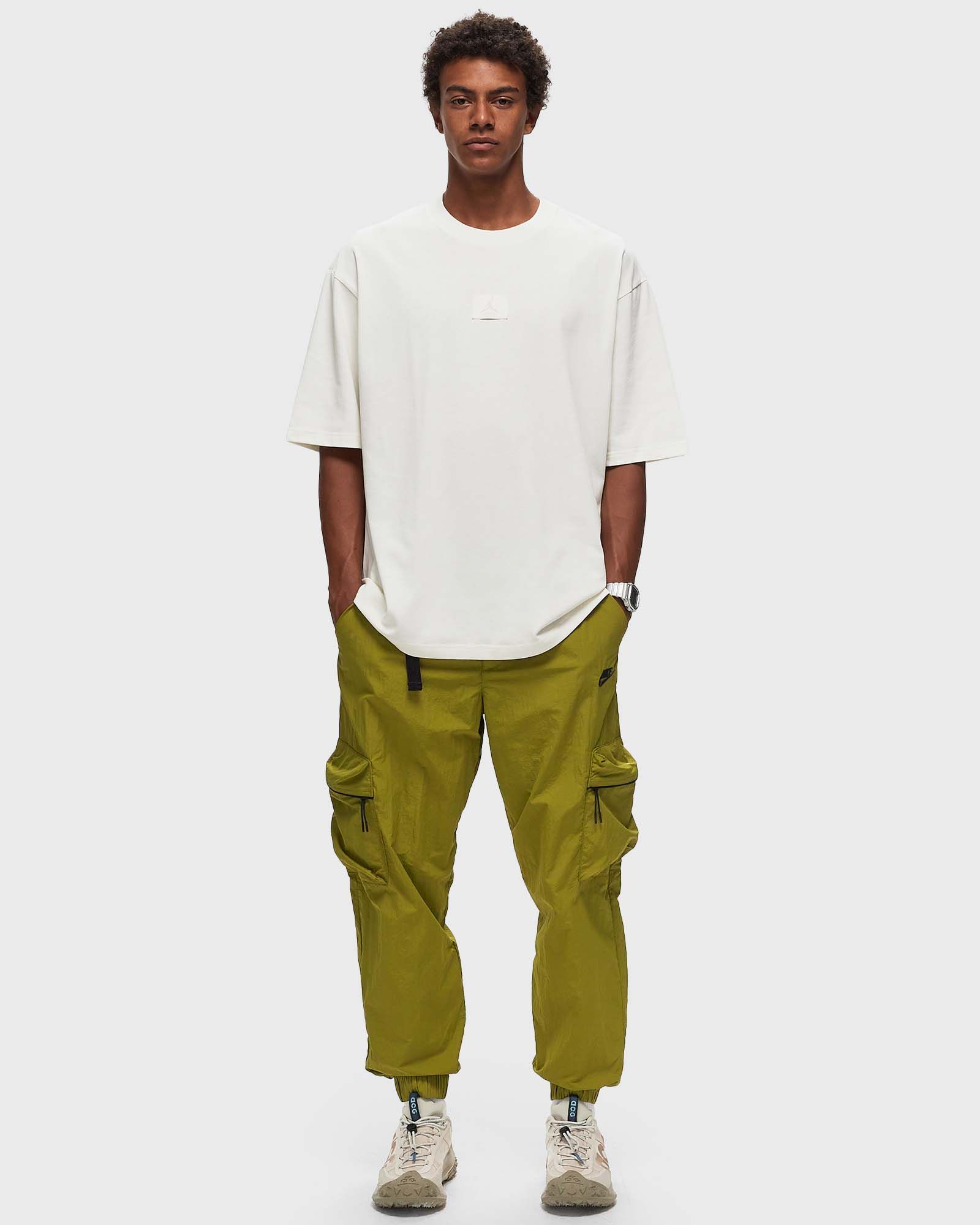 Flight Essentials 85 Tee