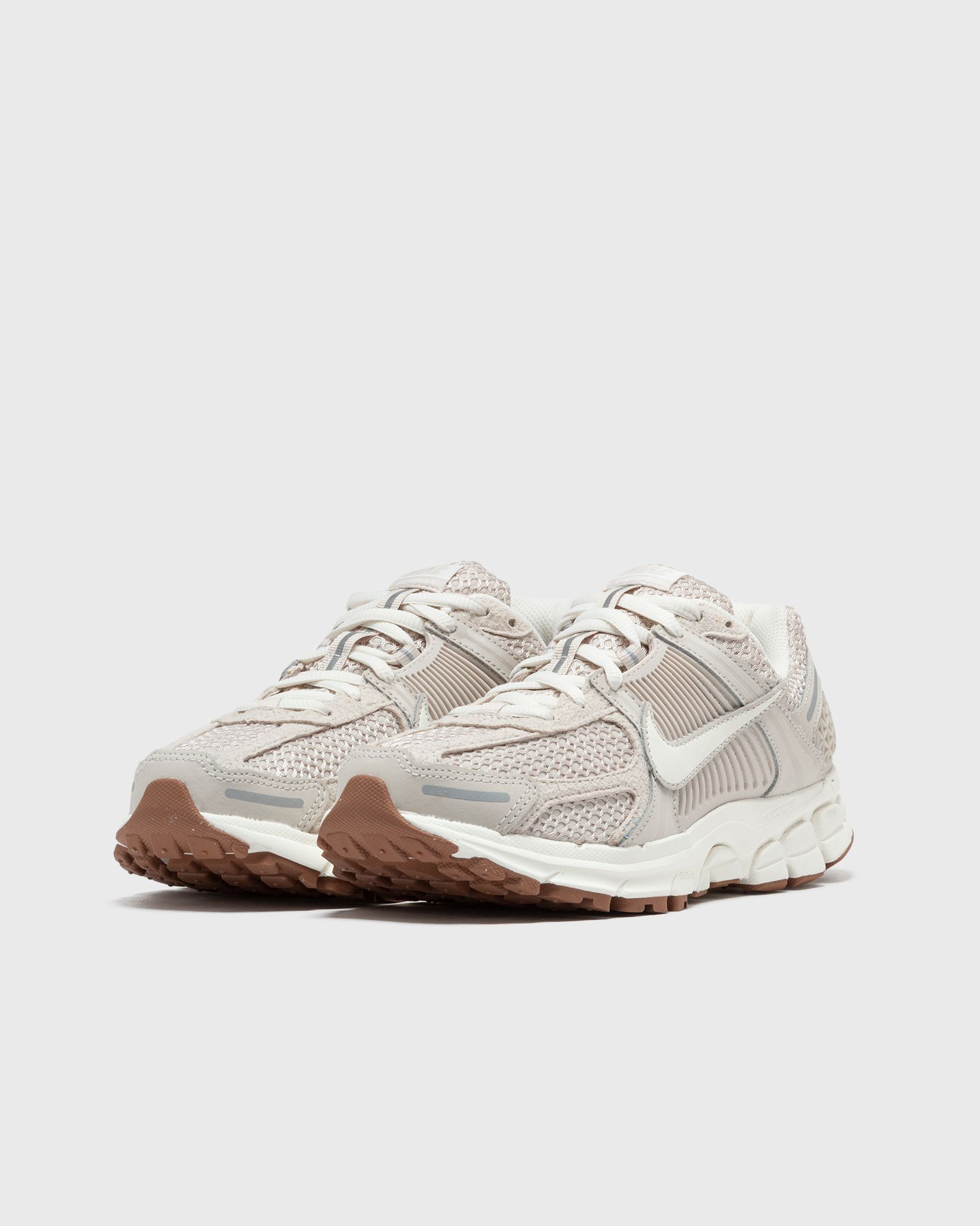 WMNS NIKE ZOOM VOMERO 5