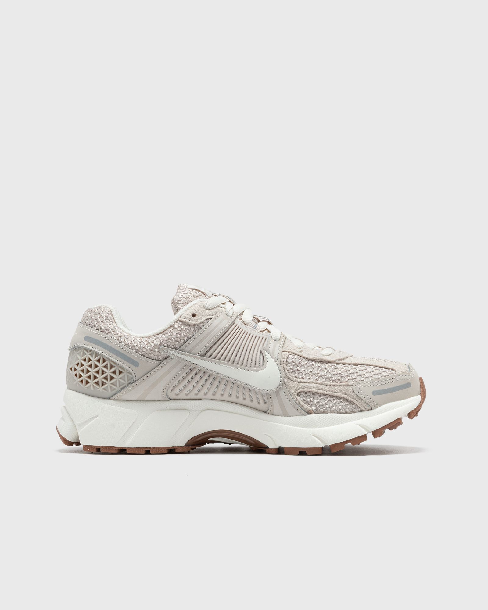WMNS NIKE ZOOM VOMERO 5