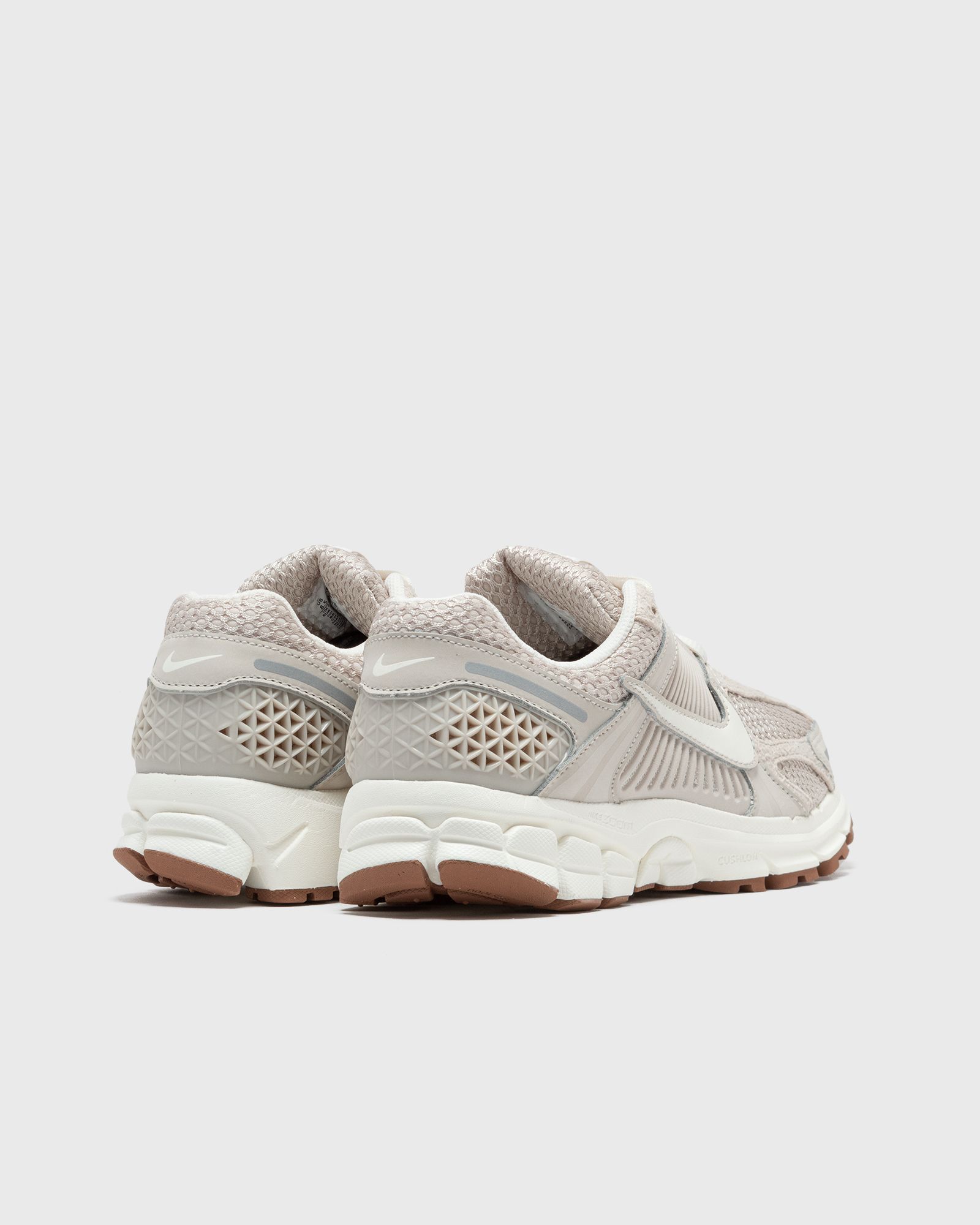 WMNS NIKE ZOOM VOMERO 5