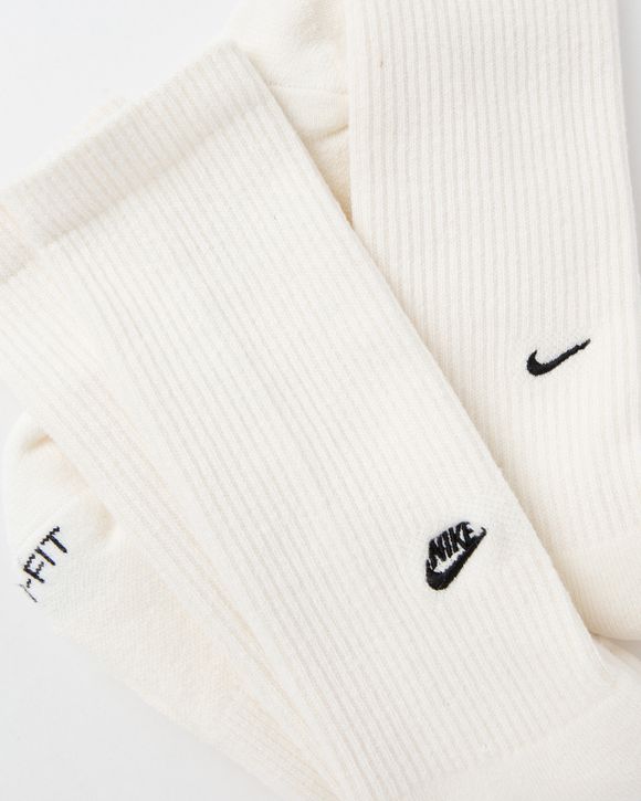 Plain white nike socks on sale