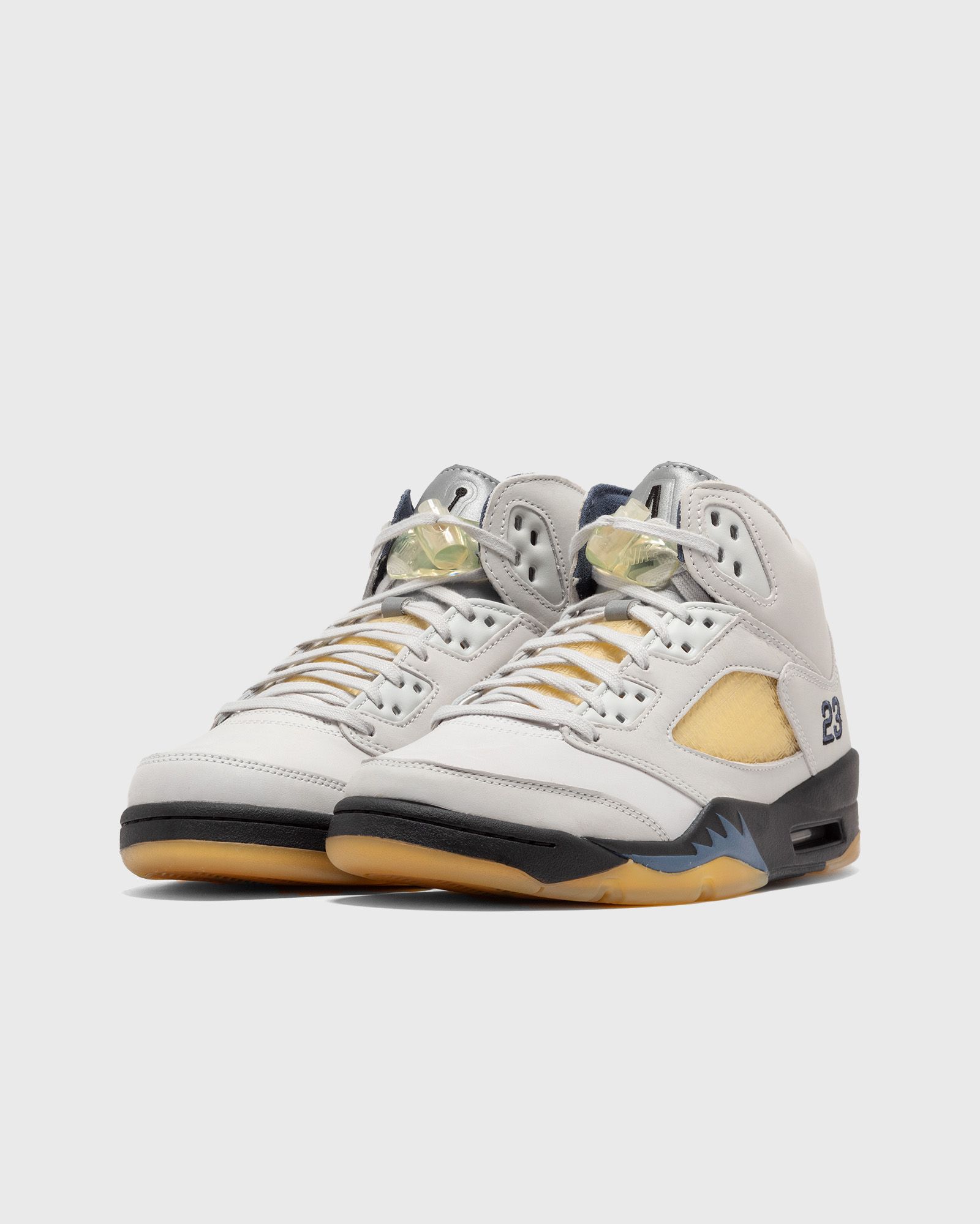 A MA MANIÉRE X WMNS AIR JORDAN 5 'DAWN'