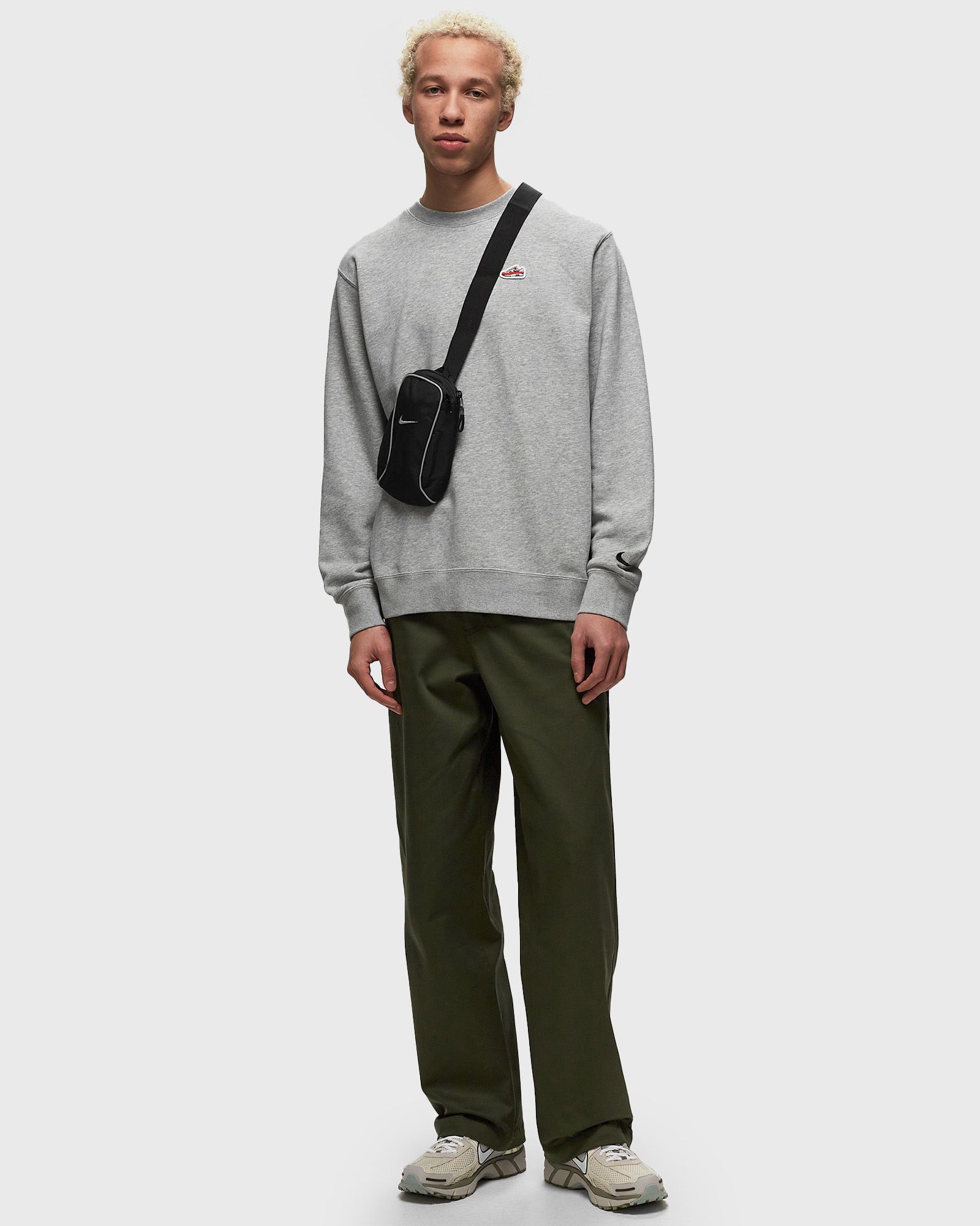 Nike Sportswear French Terry Sweatshirt AM1