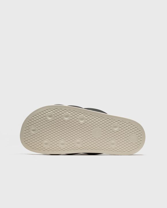 ADILETTE ESSENTIAL