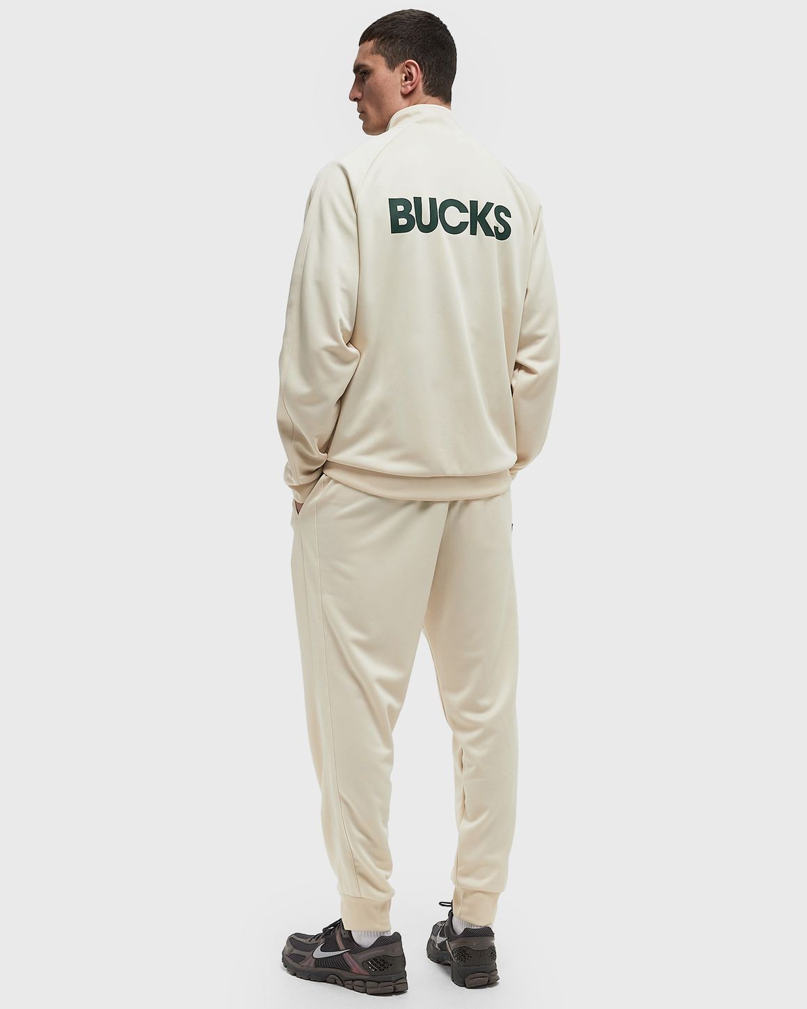 Nike NBA Tracksuit Milwaukee Bucks Club Courtside Brown