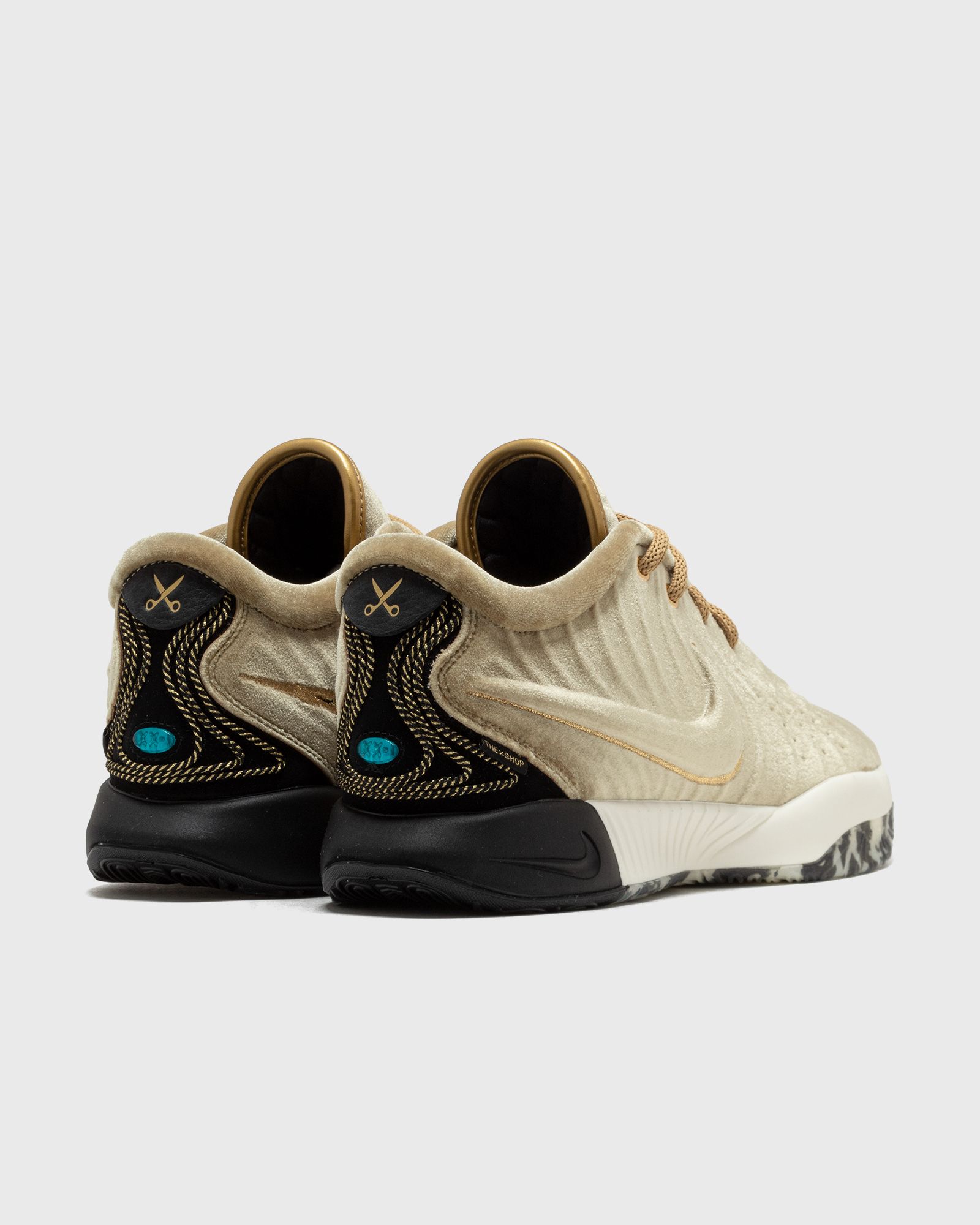 Nike LEBRON XXI QS Gold | BSTN Store