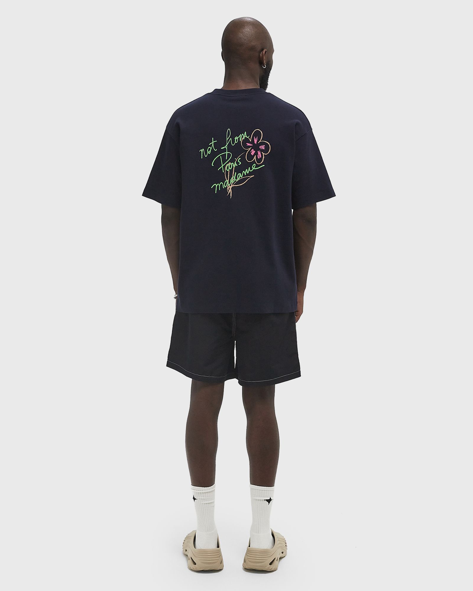 Le T-Shirt Slogan Esquisse