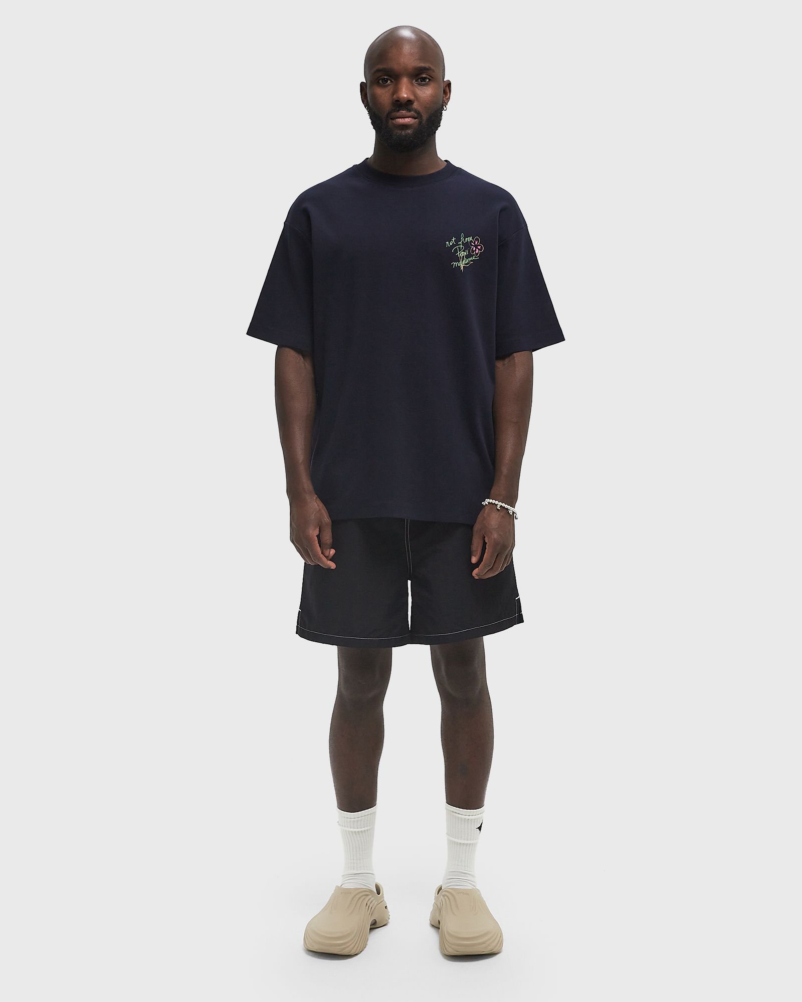 Le T-Shirt Slogan Esquisse