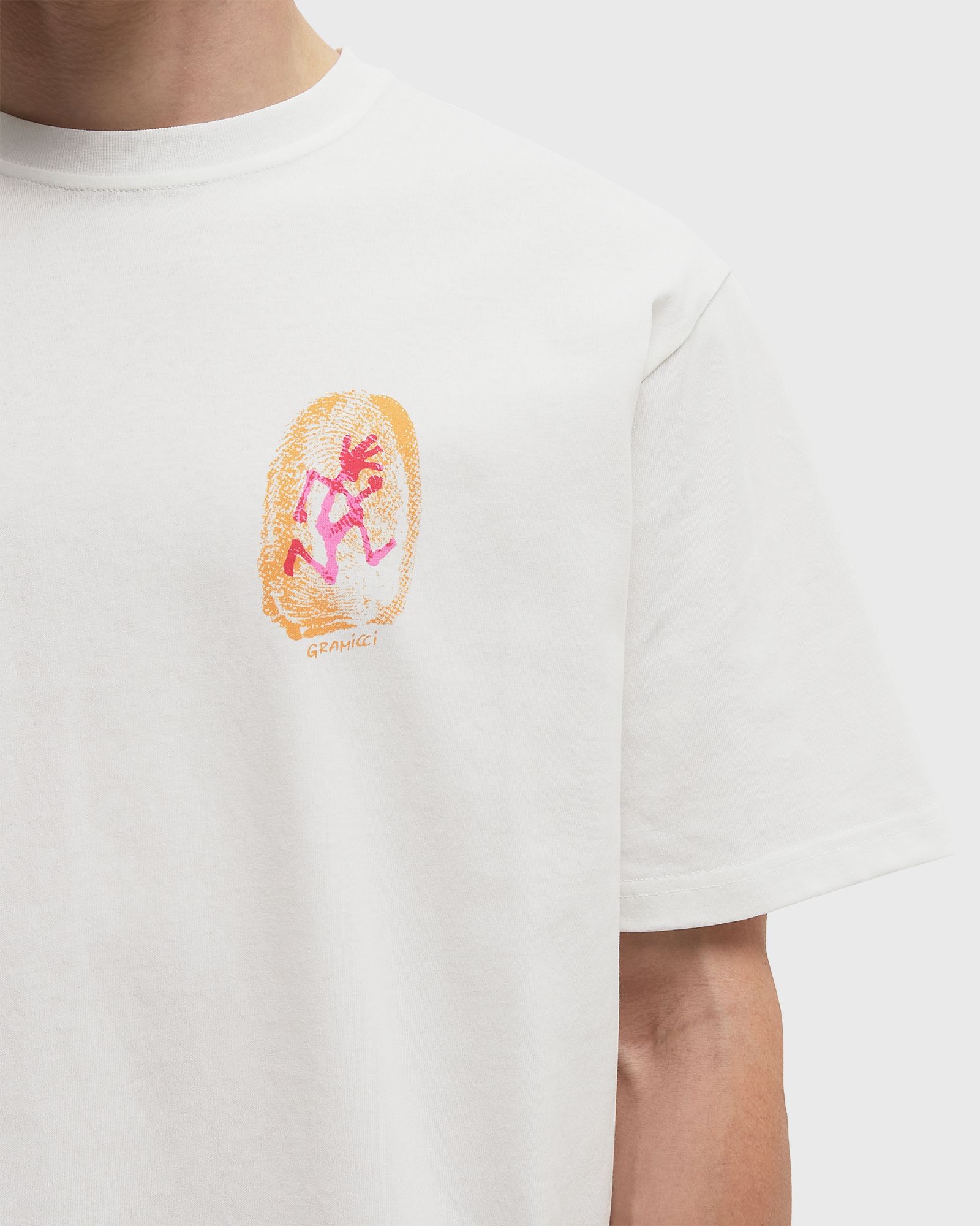 THUMBPRINT TEE