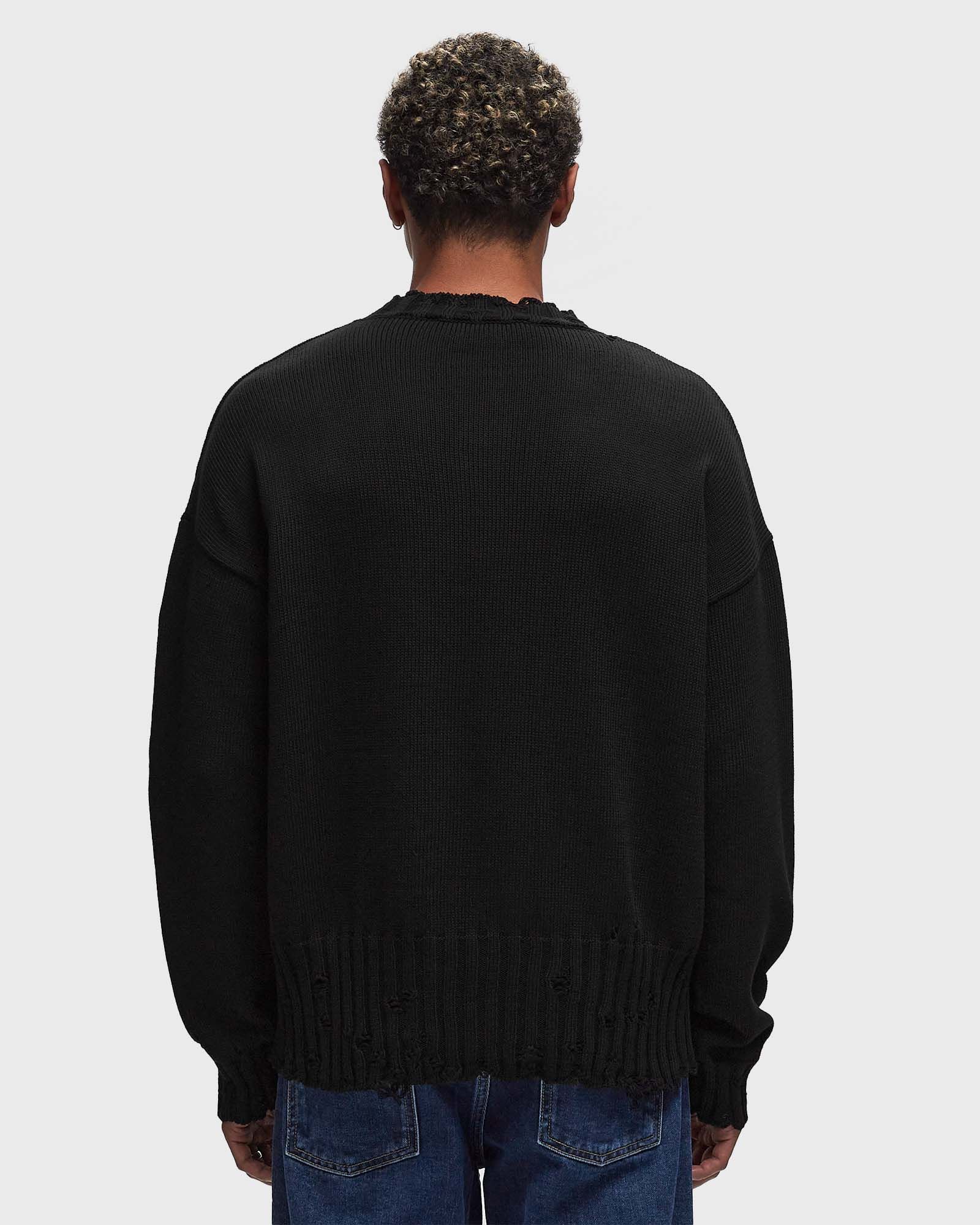 ROUNDNECK SWEATER
