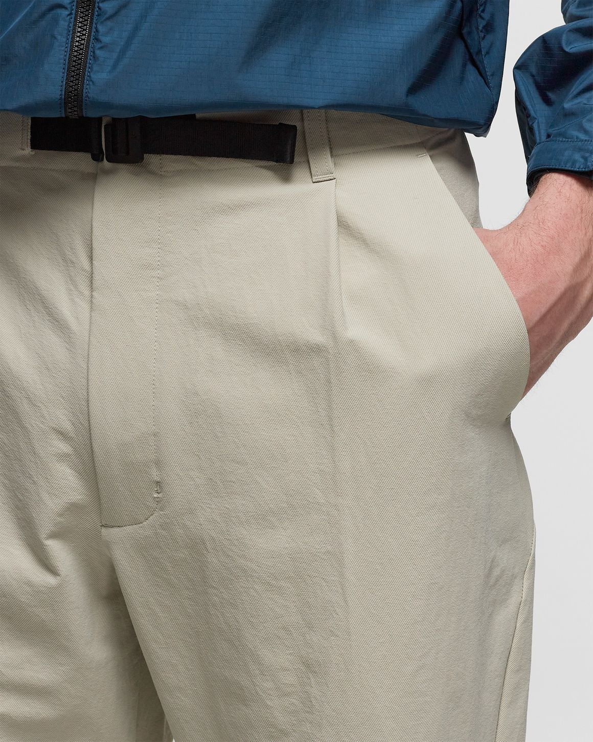 One Tuck Tapered Ankle Pants – Goldwin America