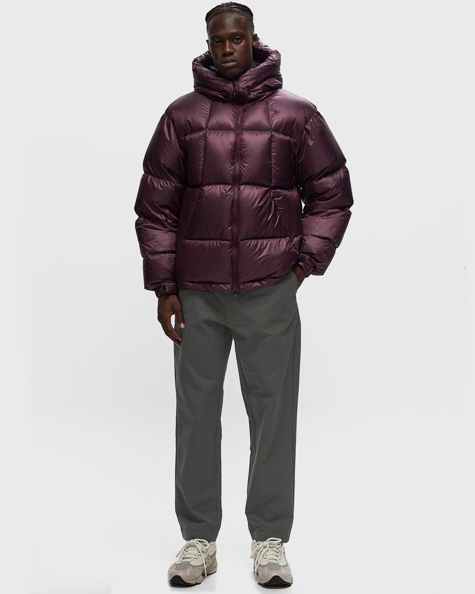 One Tuck Tapered Stretch Pants