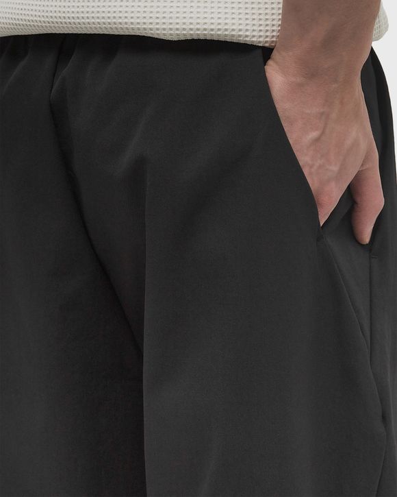 One Tuck Tapered Stretch Pants