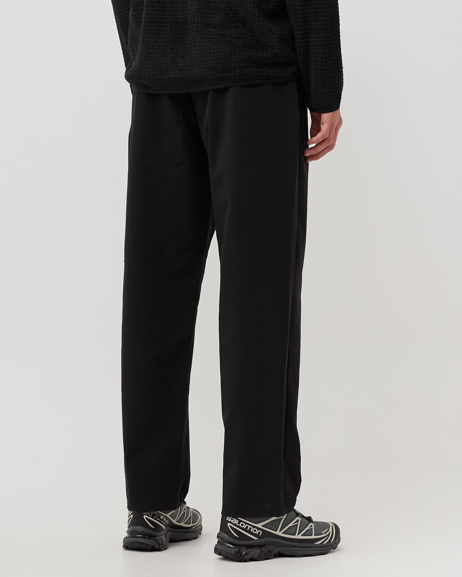One Tuck Tapered Stretch Pants