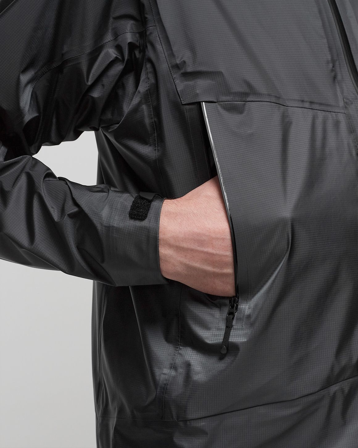 Goldwin GORE-TEX 3L Aqua Tect Jacket Grey | BSTN Store Goldwin GORE-TEX 3L Aqua Tect Jacket Grey | BSTN Store