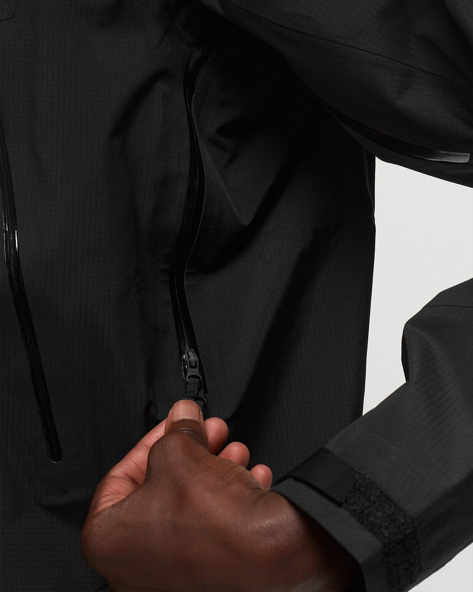 ジャケット・アウター Goldwin Goretex 3 layer jacket Black L Goldwin Gore-Tex 3L Jacket Black | END. (CA)