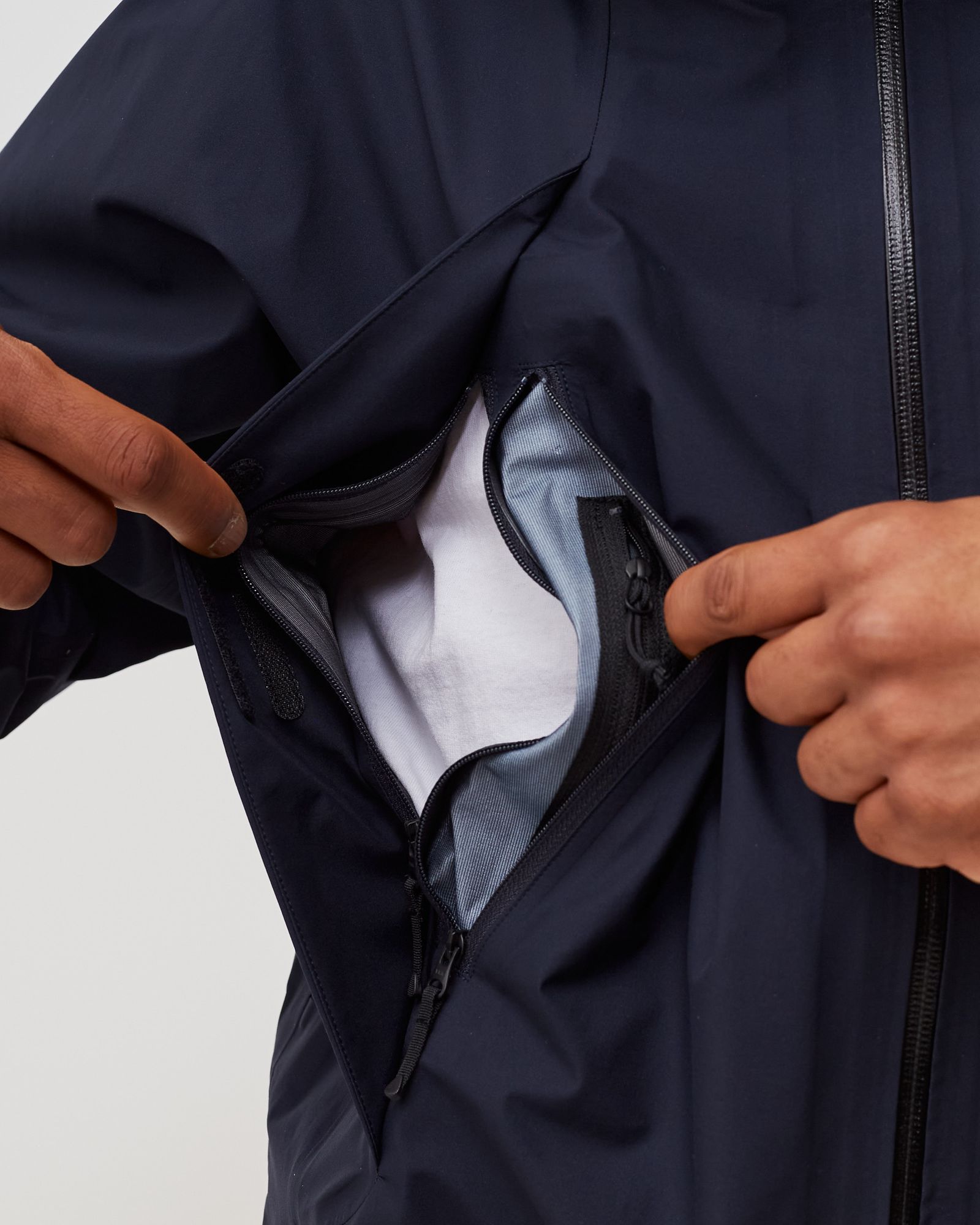 GORE-TEX Fly Air Jacket