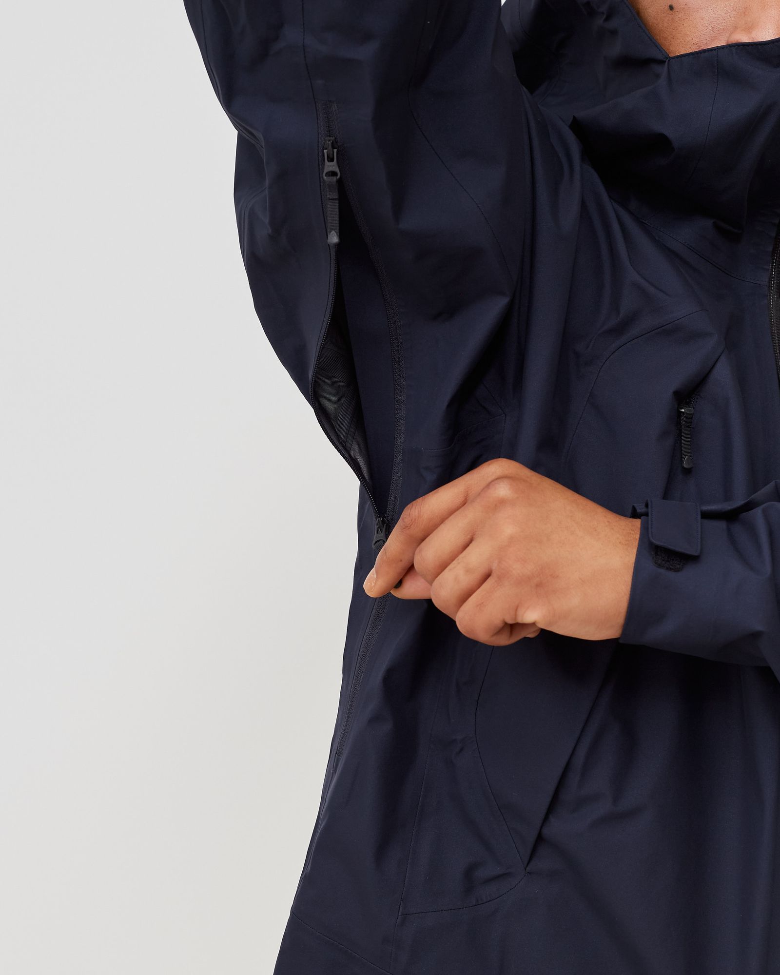 GORE-TEX Fly Air Jacket