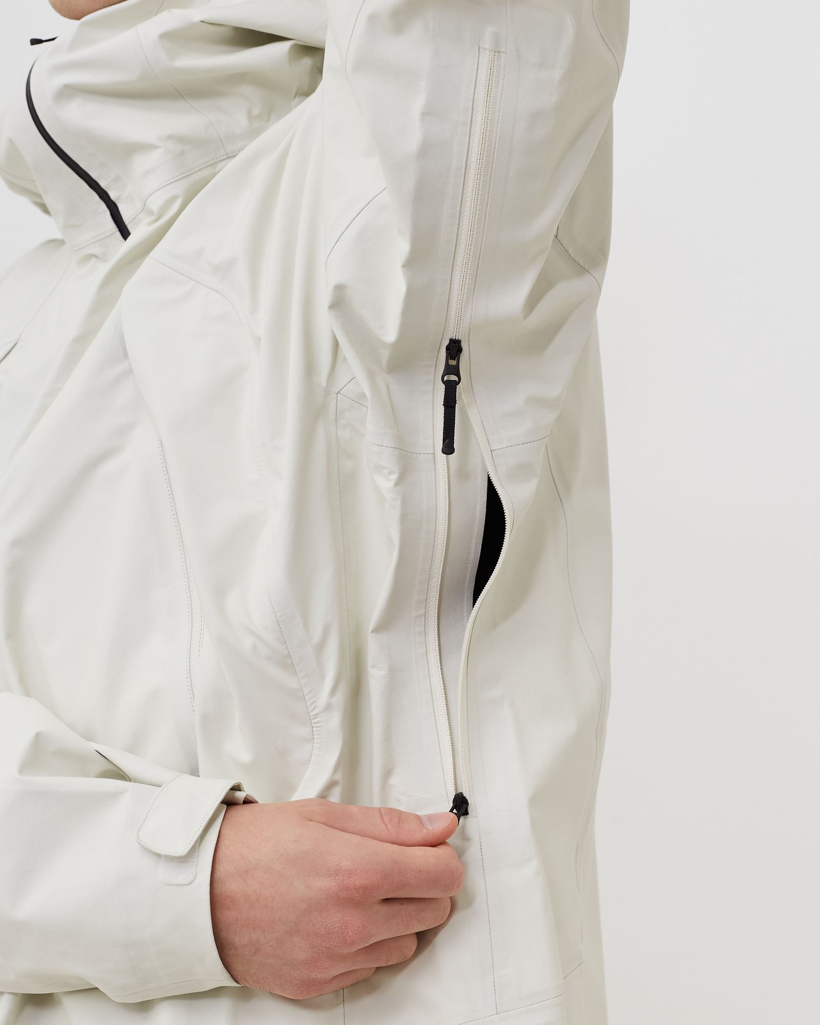 GORE-TEX Fly Air Jacket