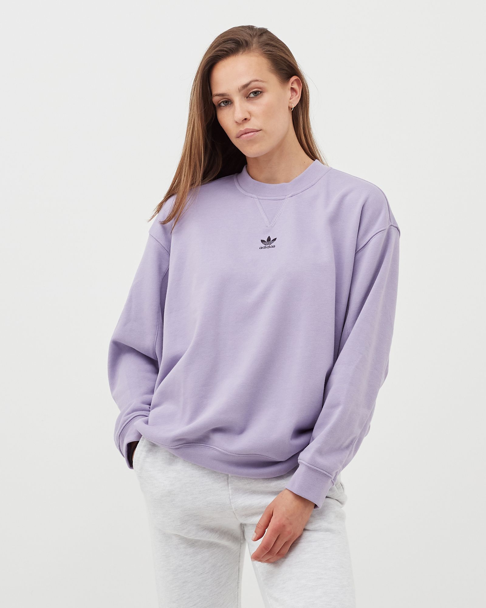 WMNS LOUNGEWEAR ADICOLOR ESSENTIALS SWEATSHIRT 
