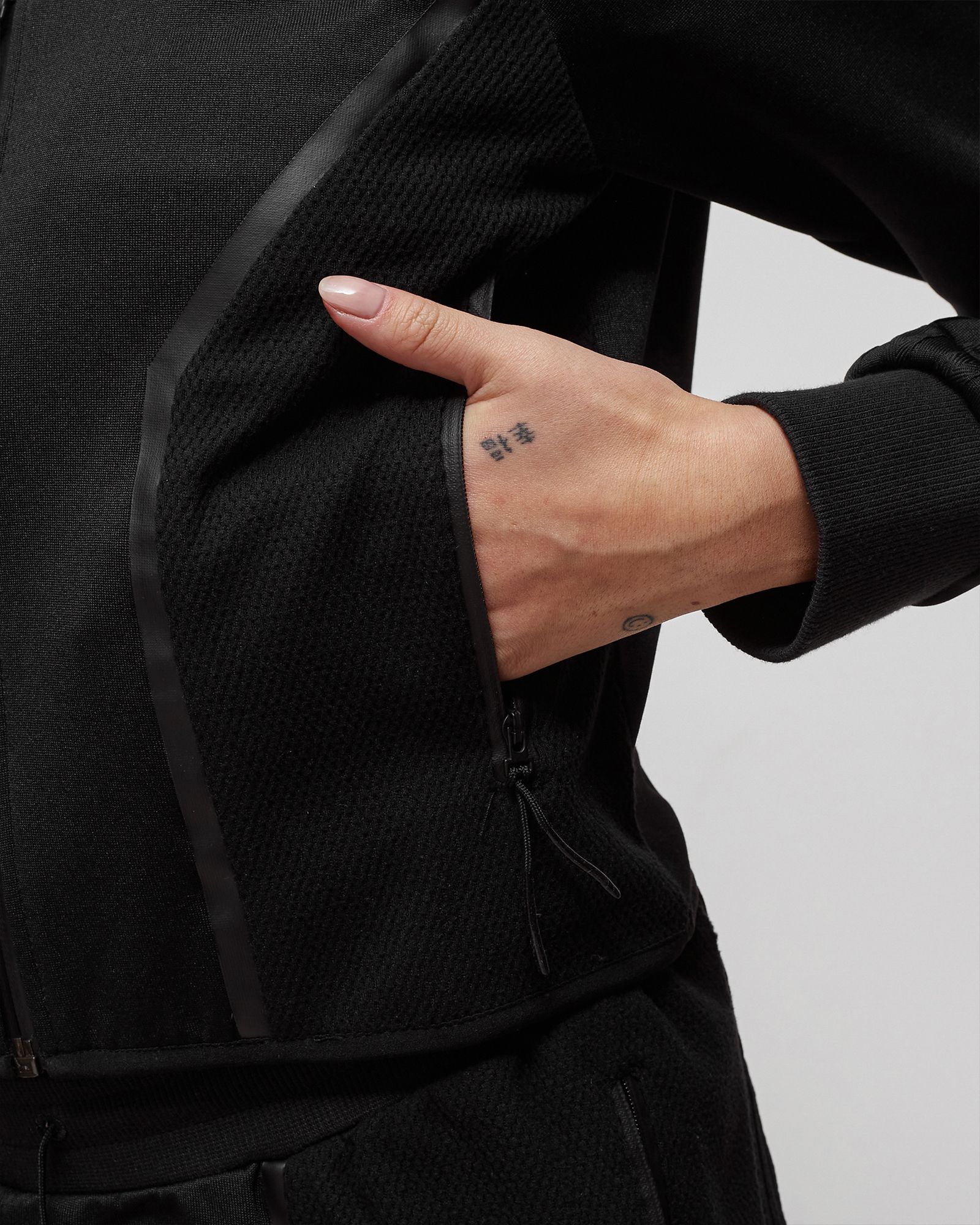 WMNS ADIDAS ATHLETICS X JAMES BOND JACKET