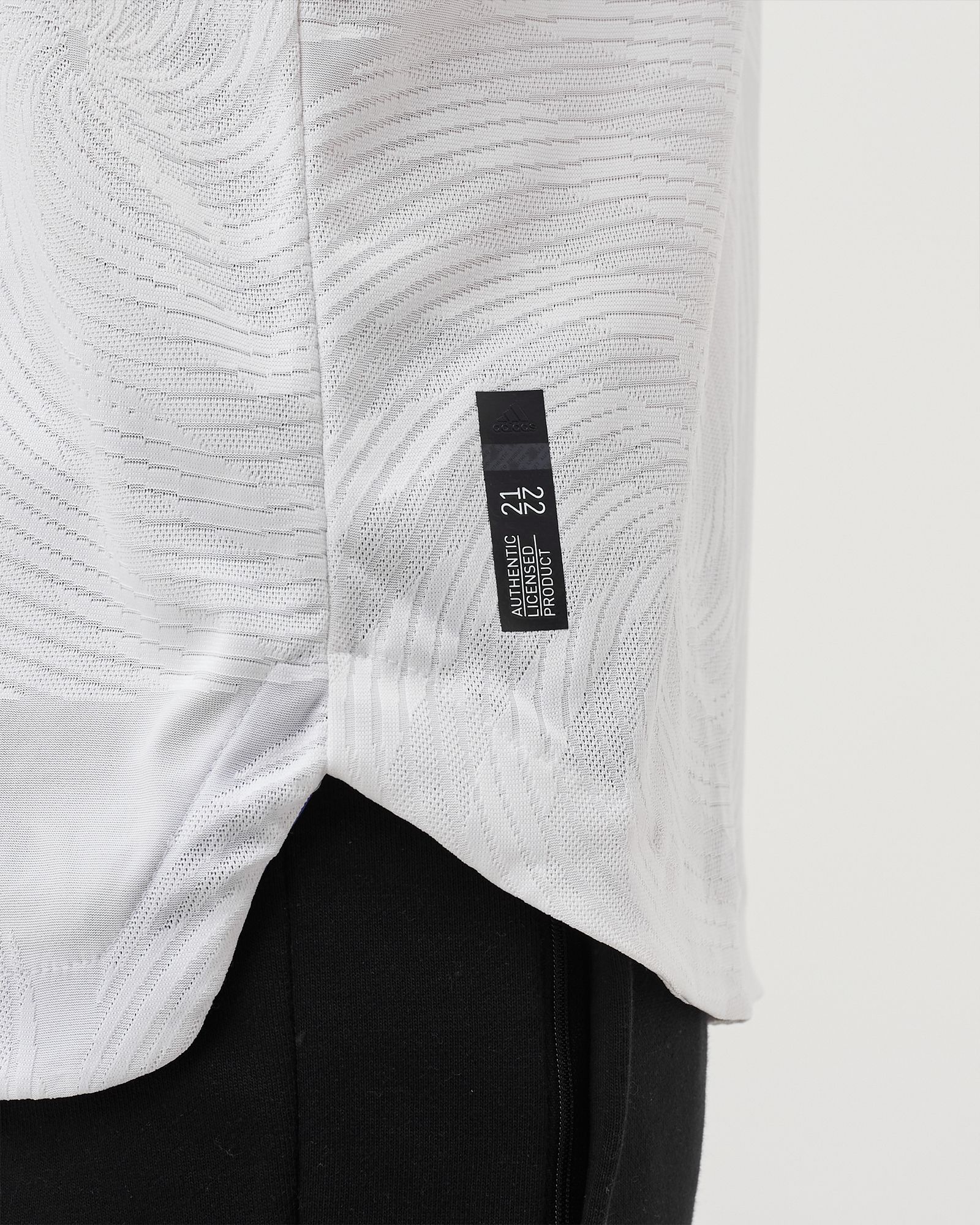 REAL MADRID 21/22 AUTHENTIC HOME JERSEY