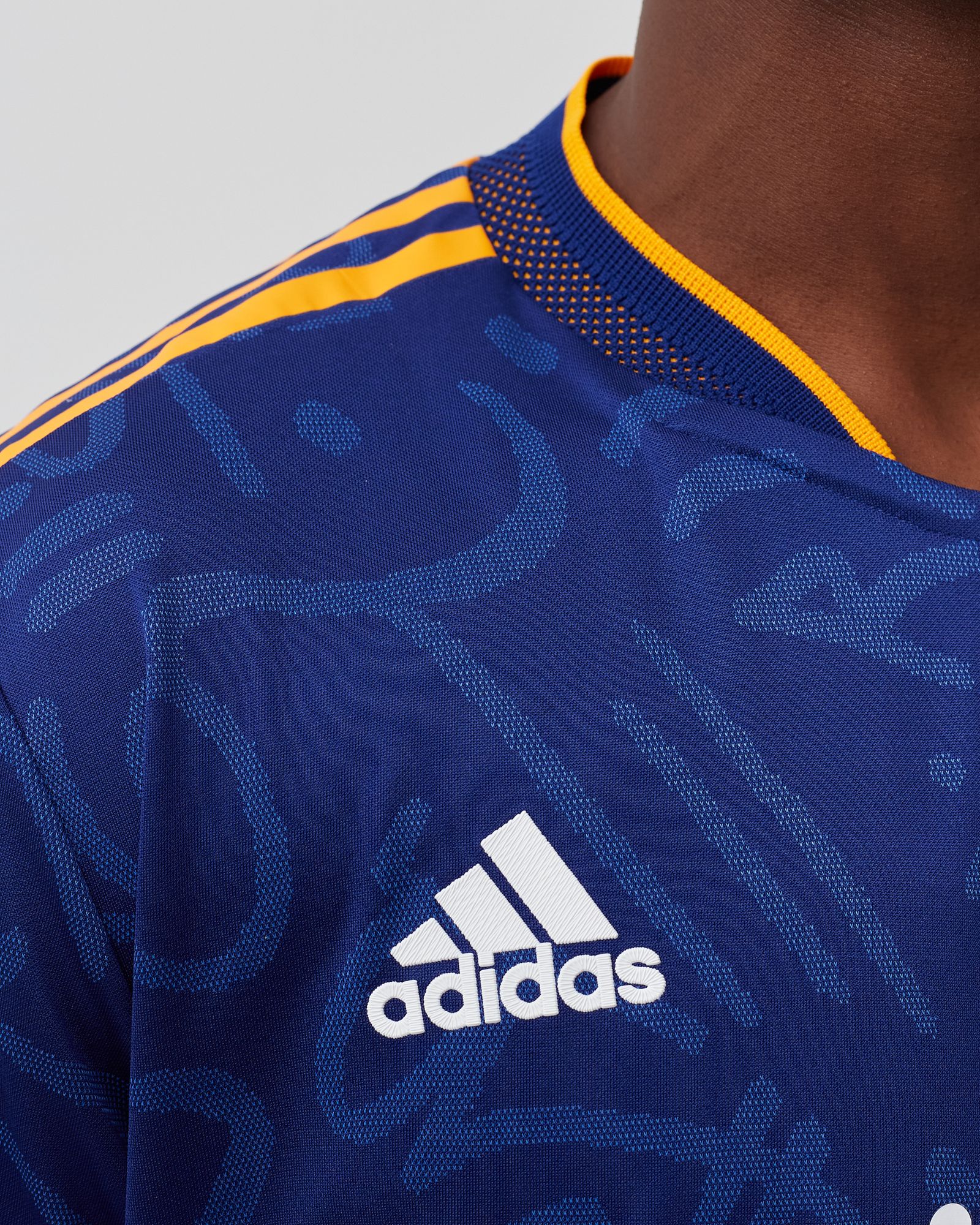 REAL MADRID 21/22 AWAY LONGSLEEVE JERSEY