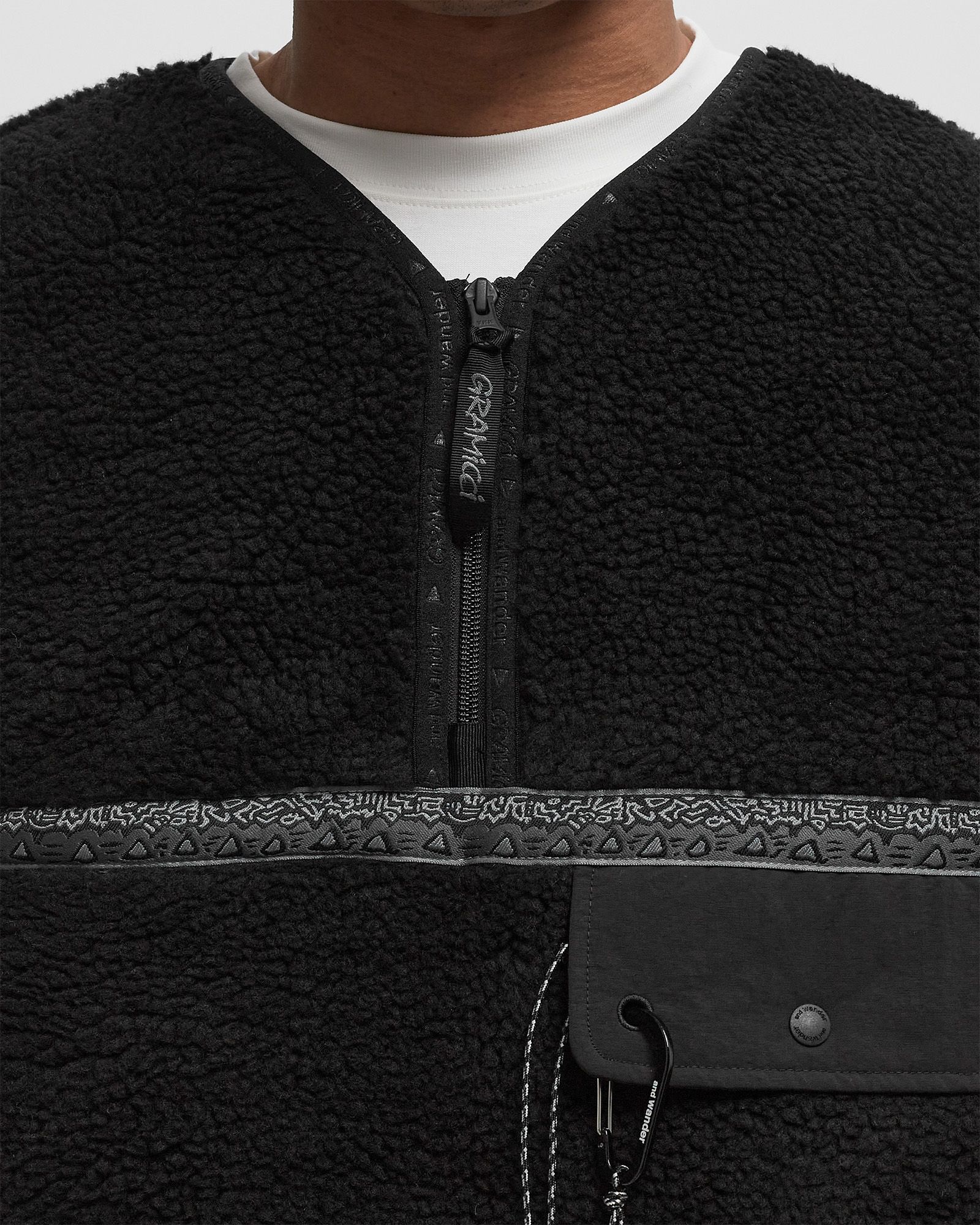 x and wander JQ TAPE FLEECE VEST