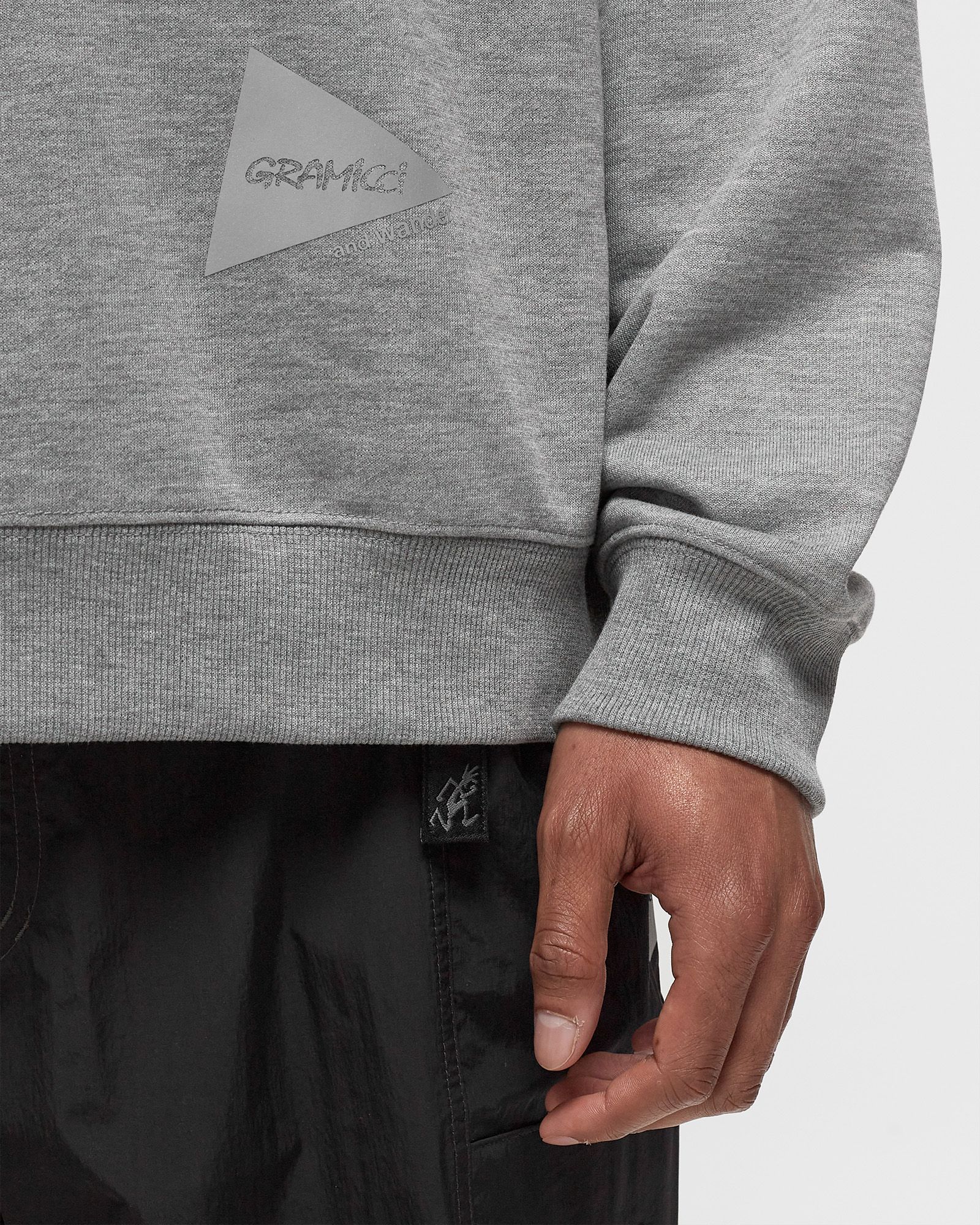 X AND WANDER PRINT SWEATSHIRT