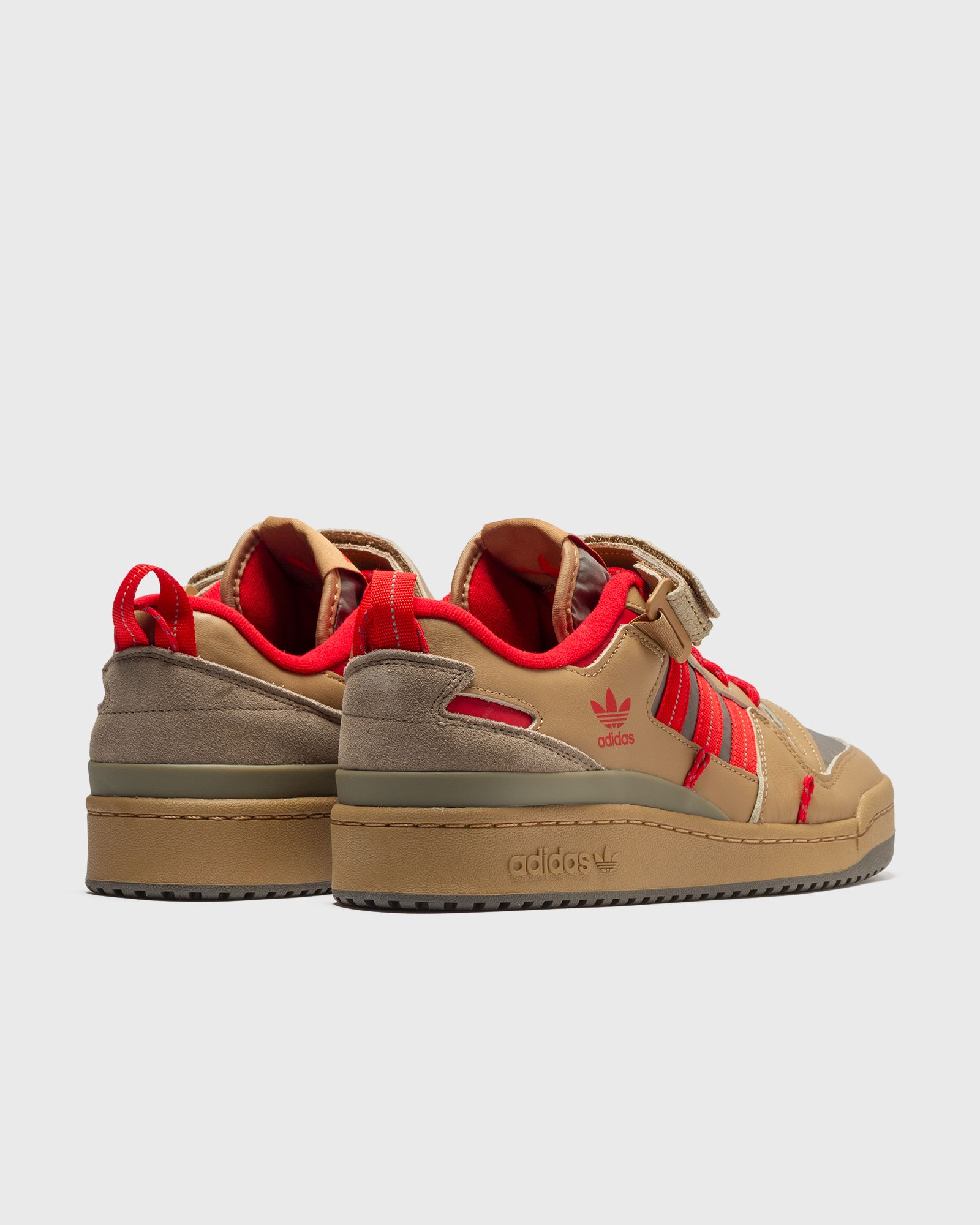 FORUM 84 CAMP LOW