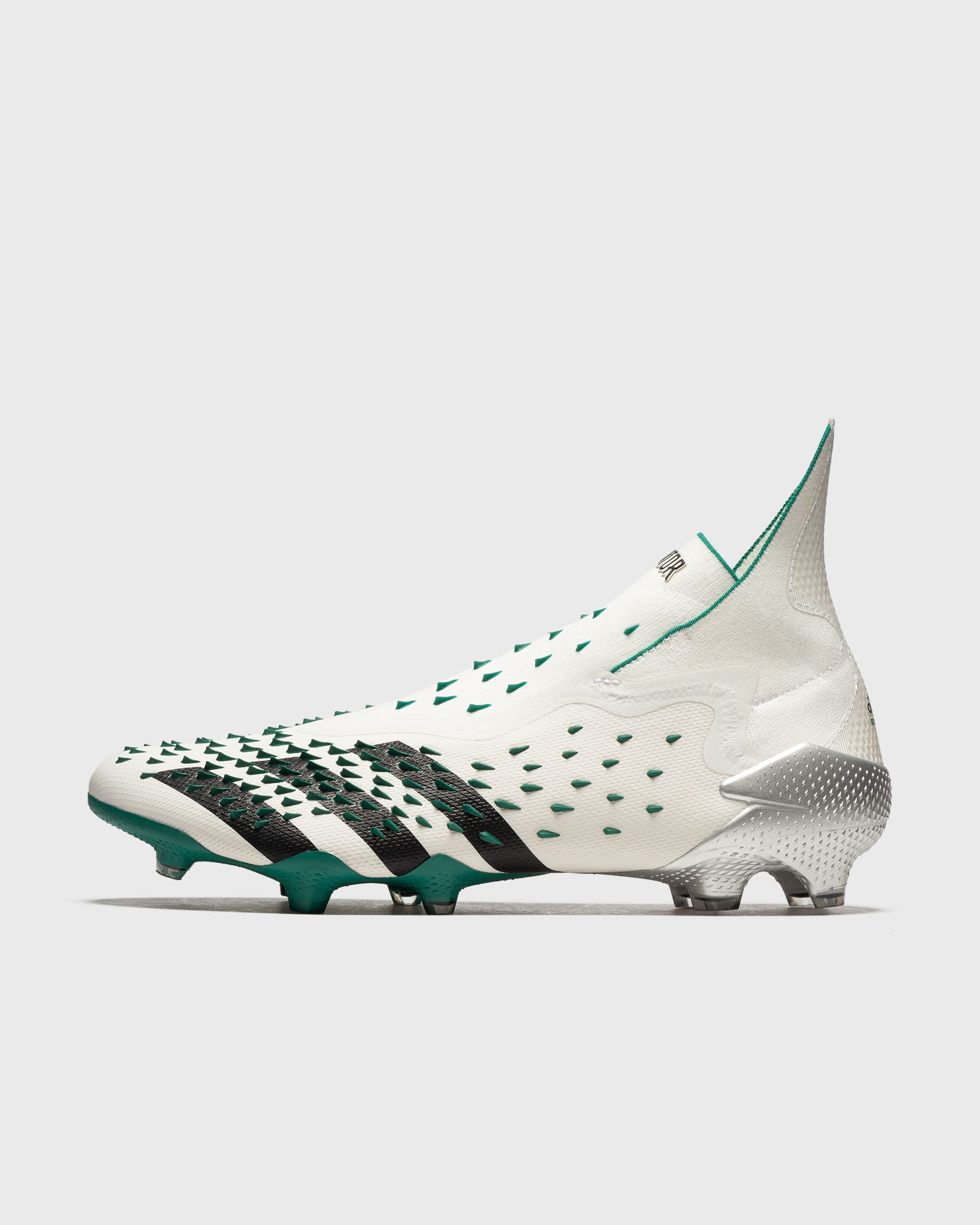 PREDATOR FREAK+ EQT FIRM GROUND CLEATS